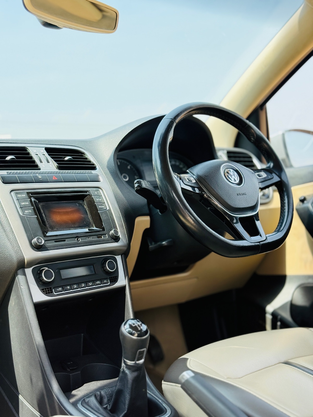 Volkswagen Polo - Image 8