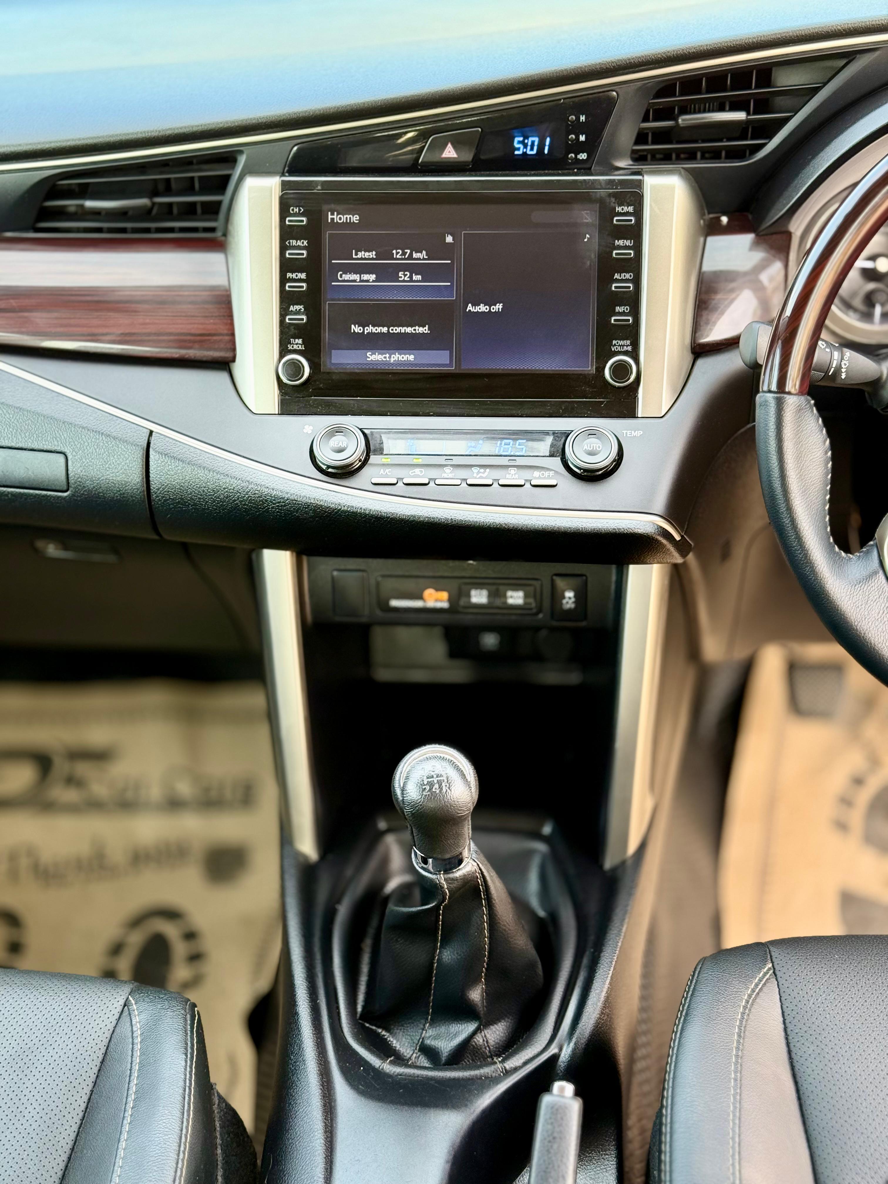 Toyota Innova Crysta - Image 3
