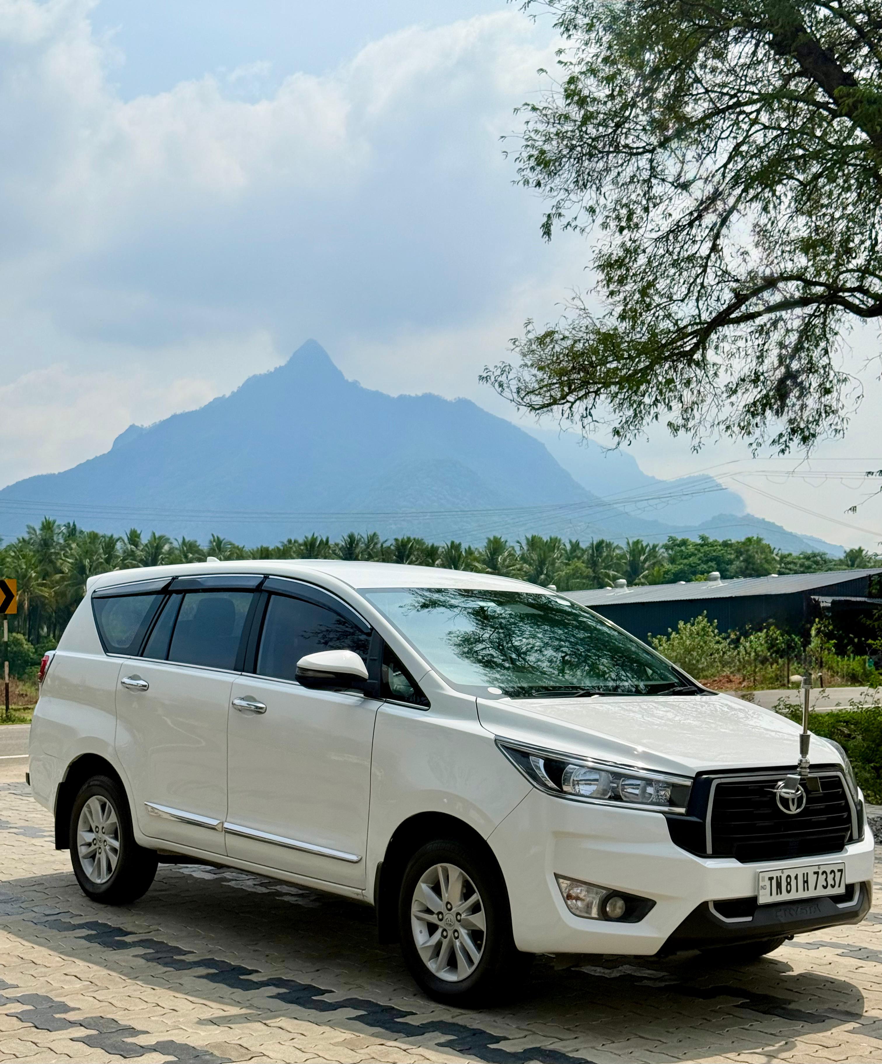 Toyota Innova Crysta - Image 2