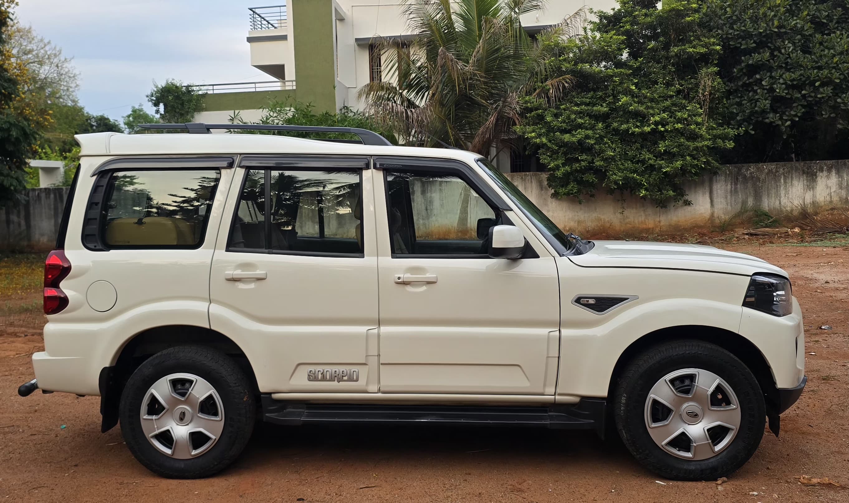 Mahindra Scorpio - Image 9