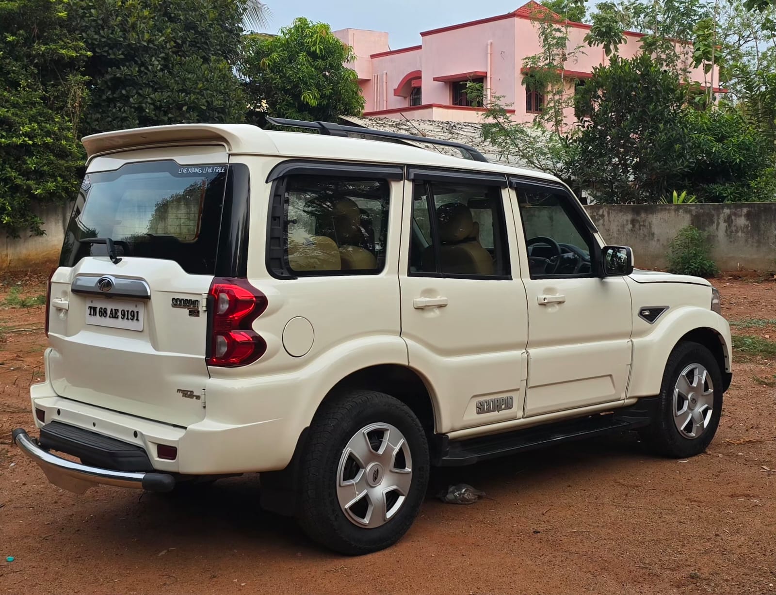 Mahindra Scorpio - Image 6