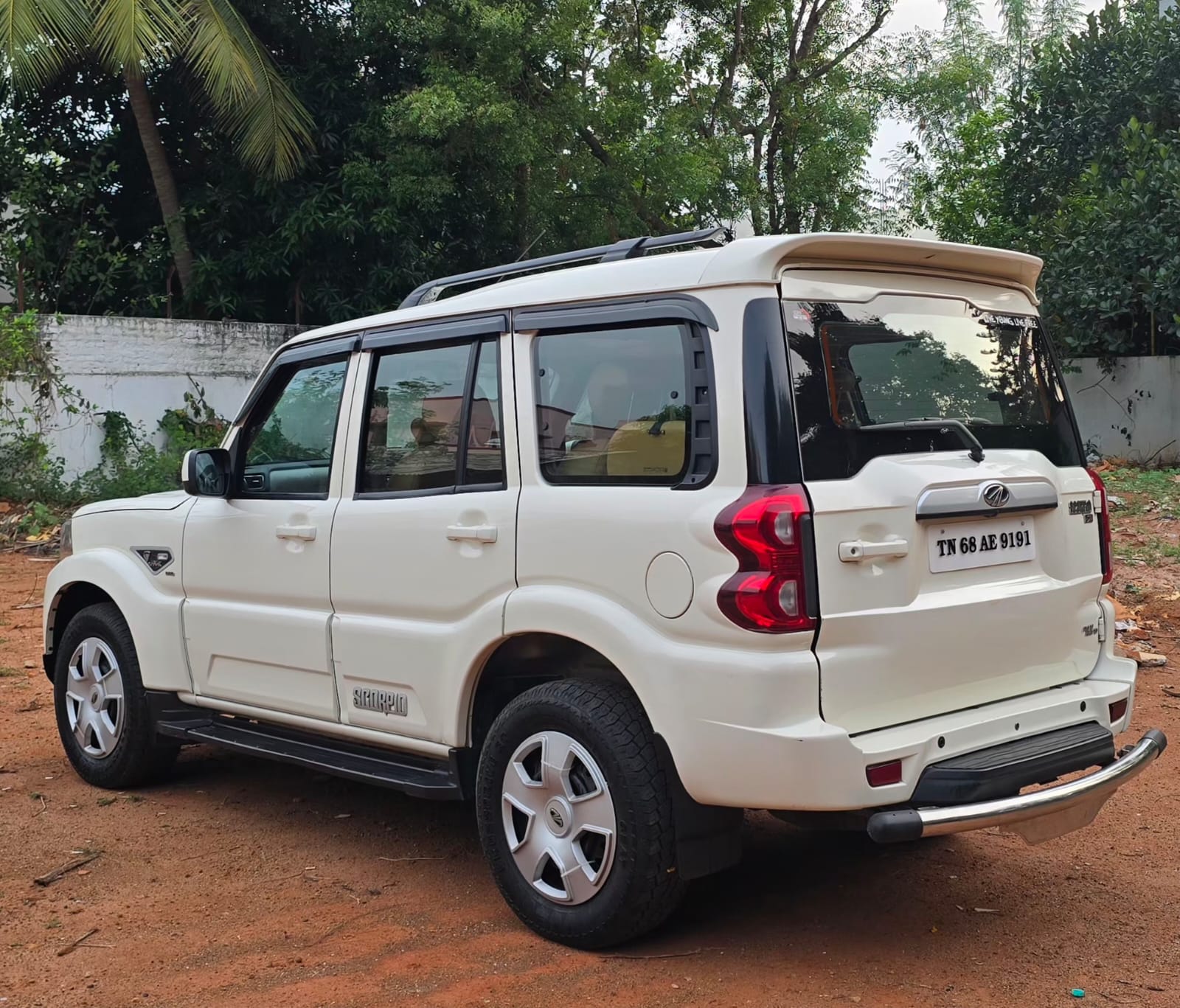 Mahindra Scorpio - Image 3