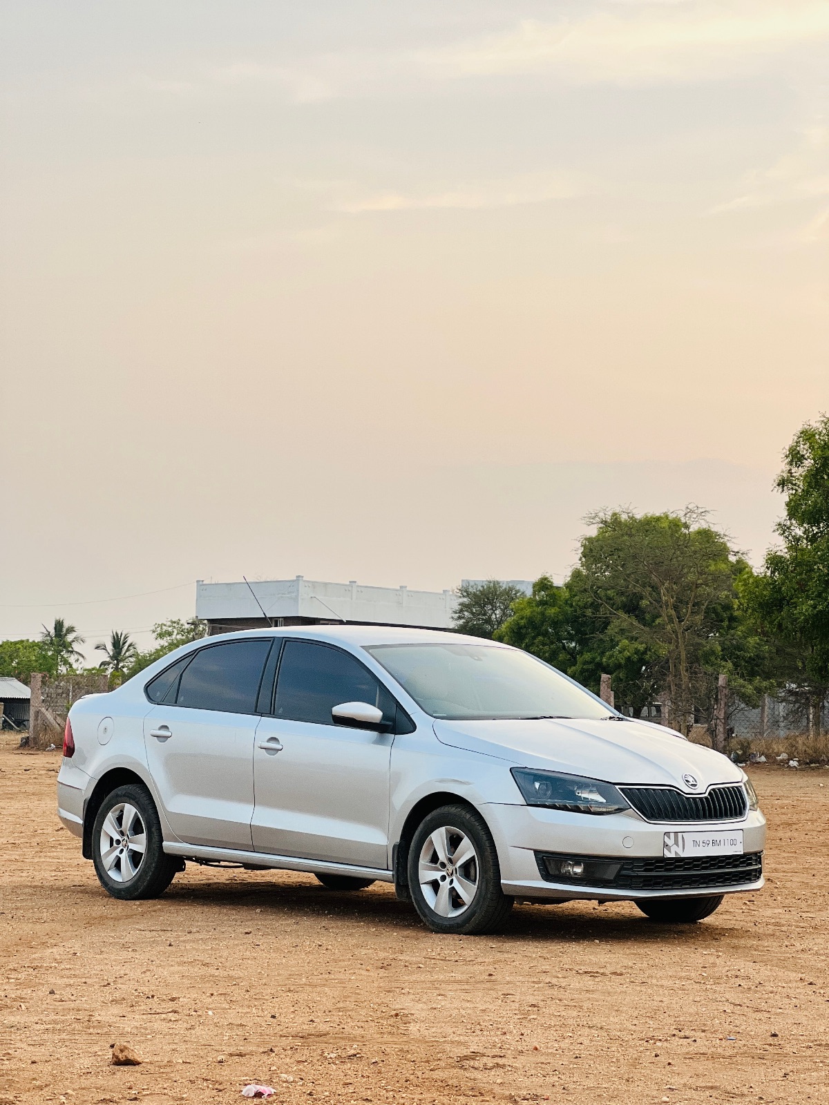 Skoda Rapid - Image 9