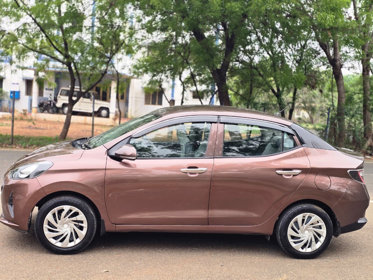 Hyundai Aura - Image 8