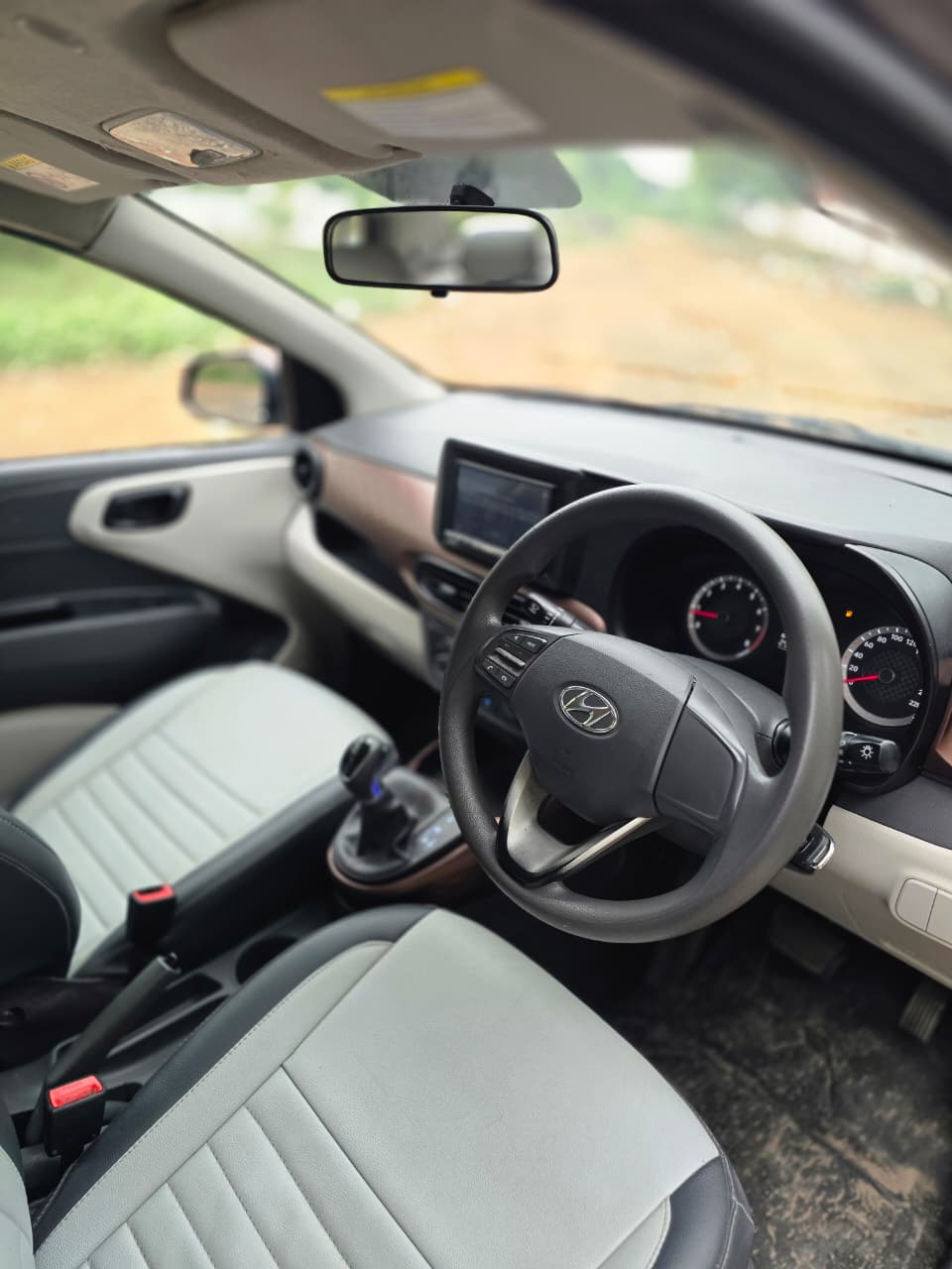 Hyundai Aura - Image 2