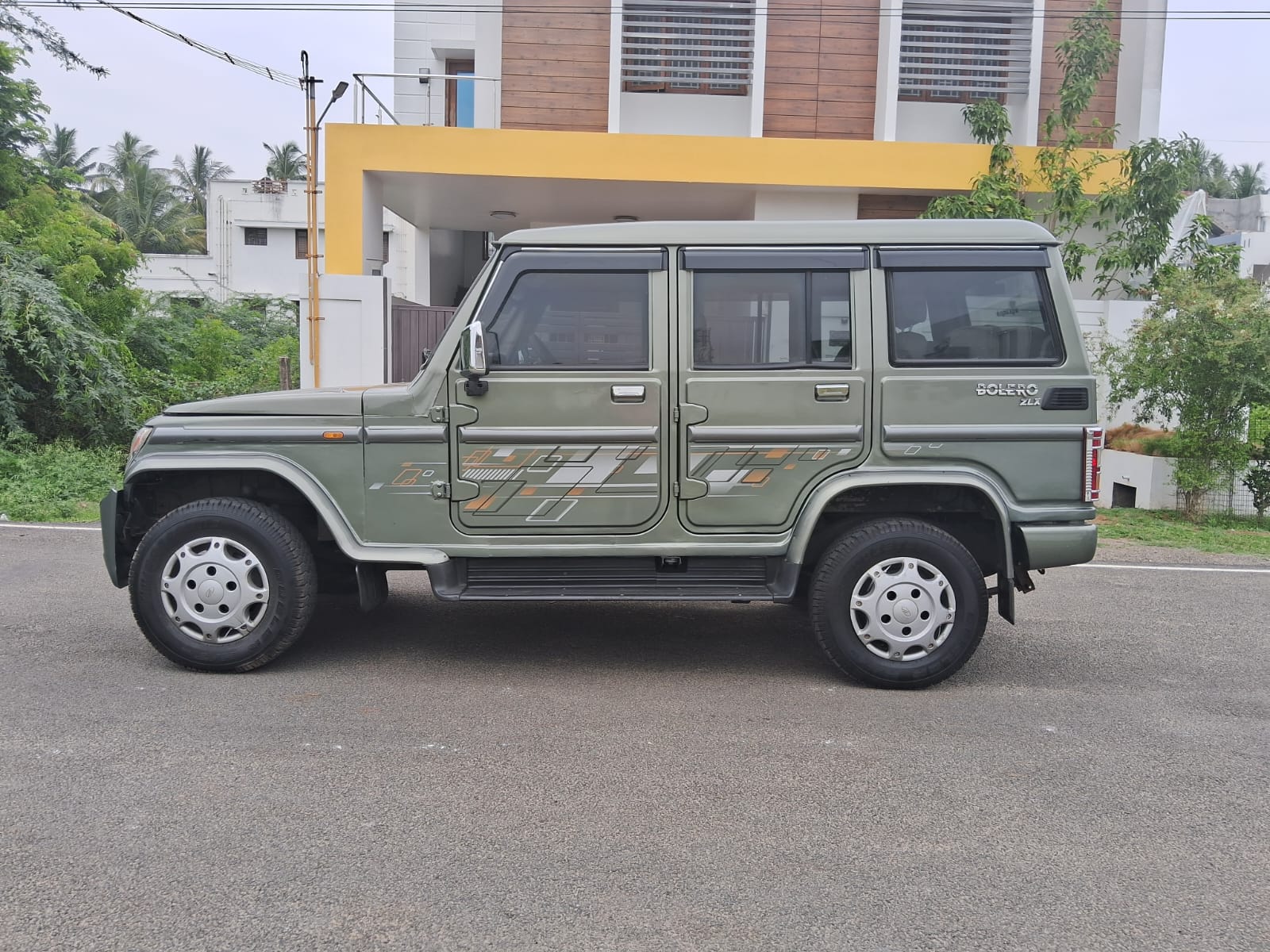 Mahindra Bolero - Image 4