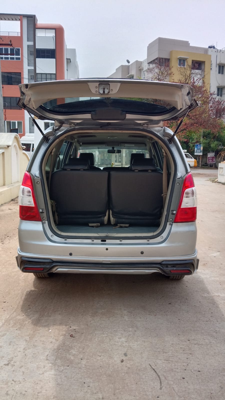 Toyota Innova - Image 12