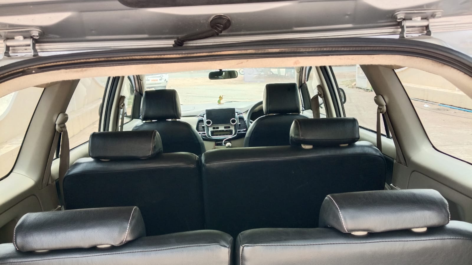 Toyota Innova - Image 9