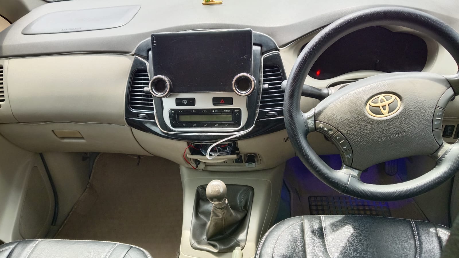 Toyota Innova - Image 6