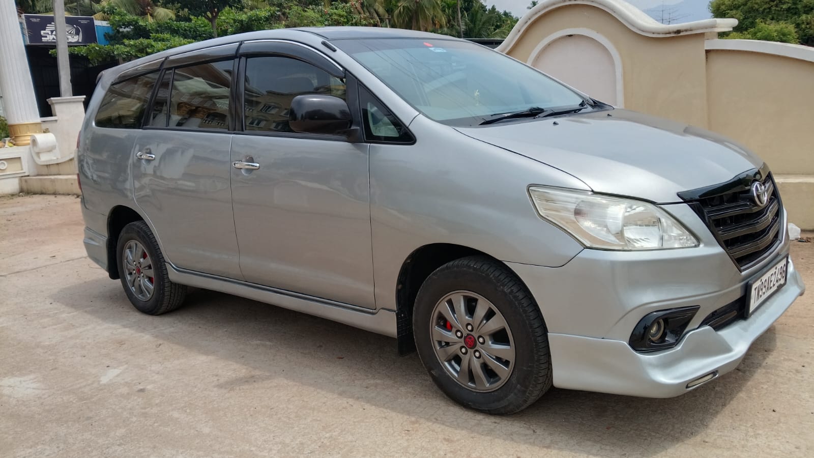 Toyota Innova - Image 4