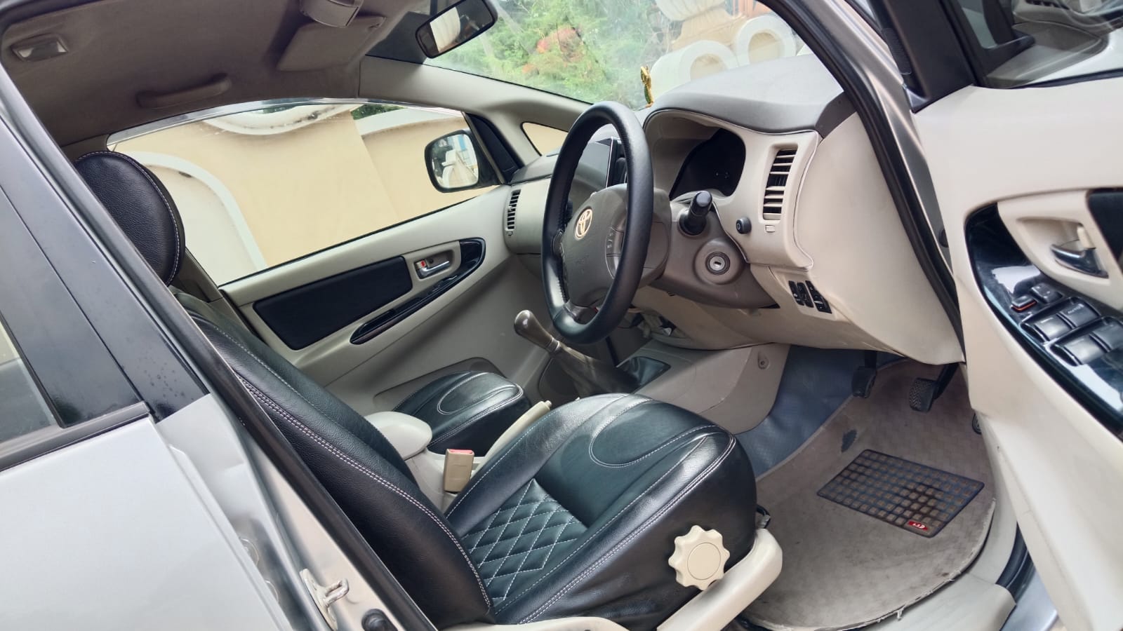 Toyota Innova - Image 7