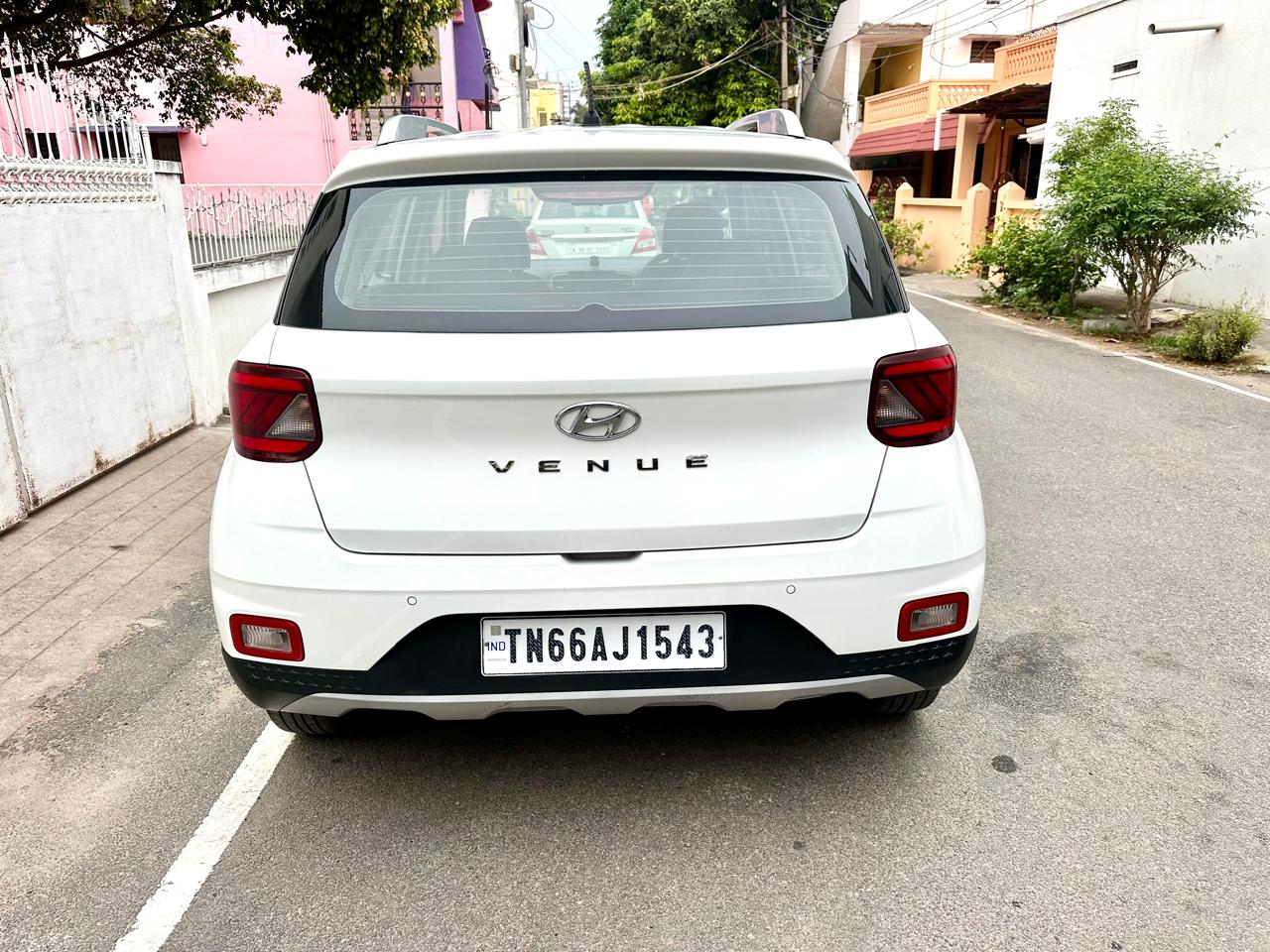 Hyundai Venue - Image 2