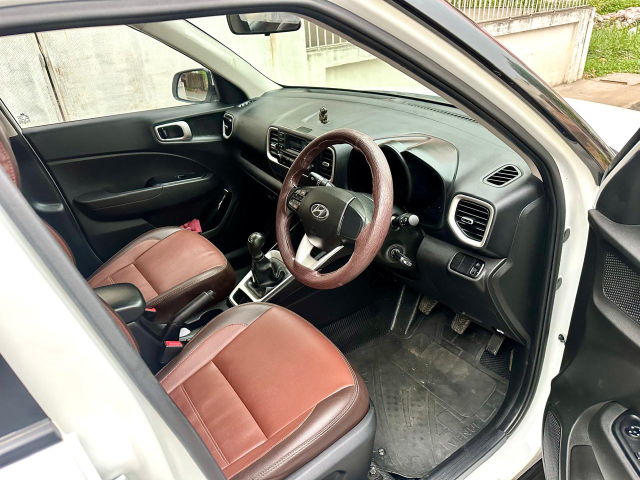 Hyundai Venue - Image 6