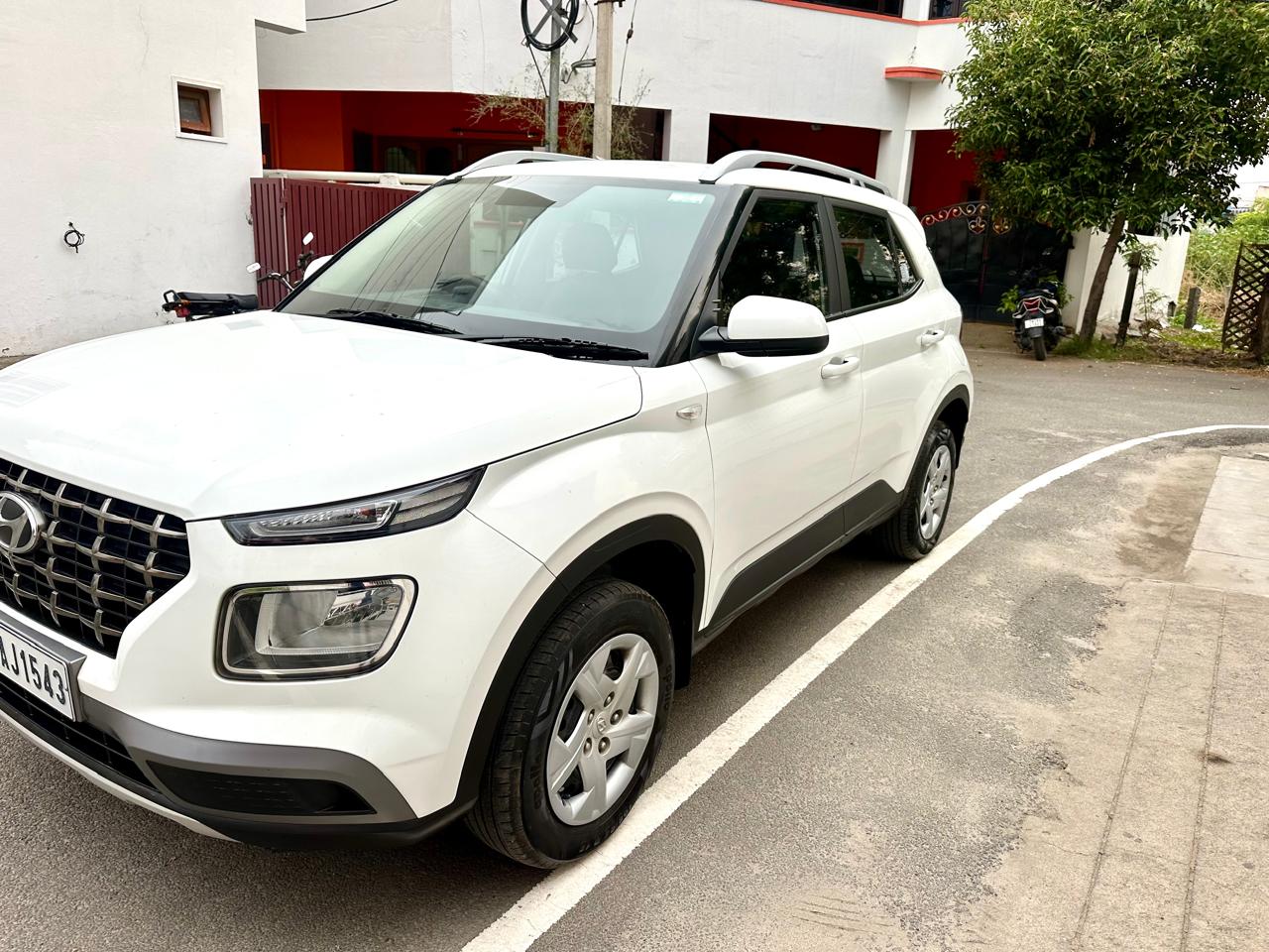 Hyundai Venue - Image 4