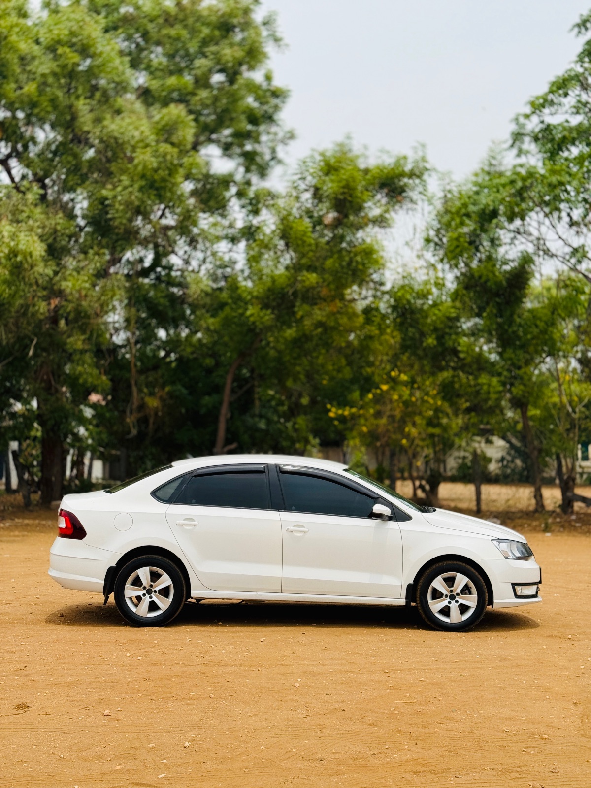 Skoda Rapid - Image 6