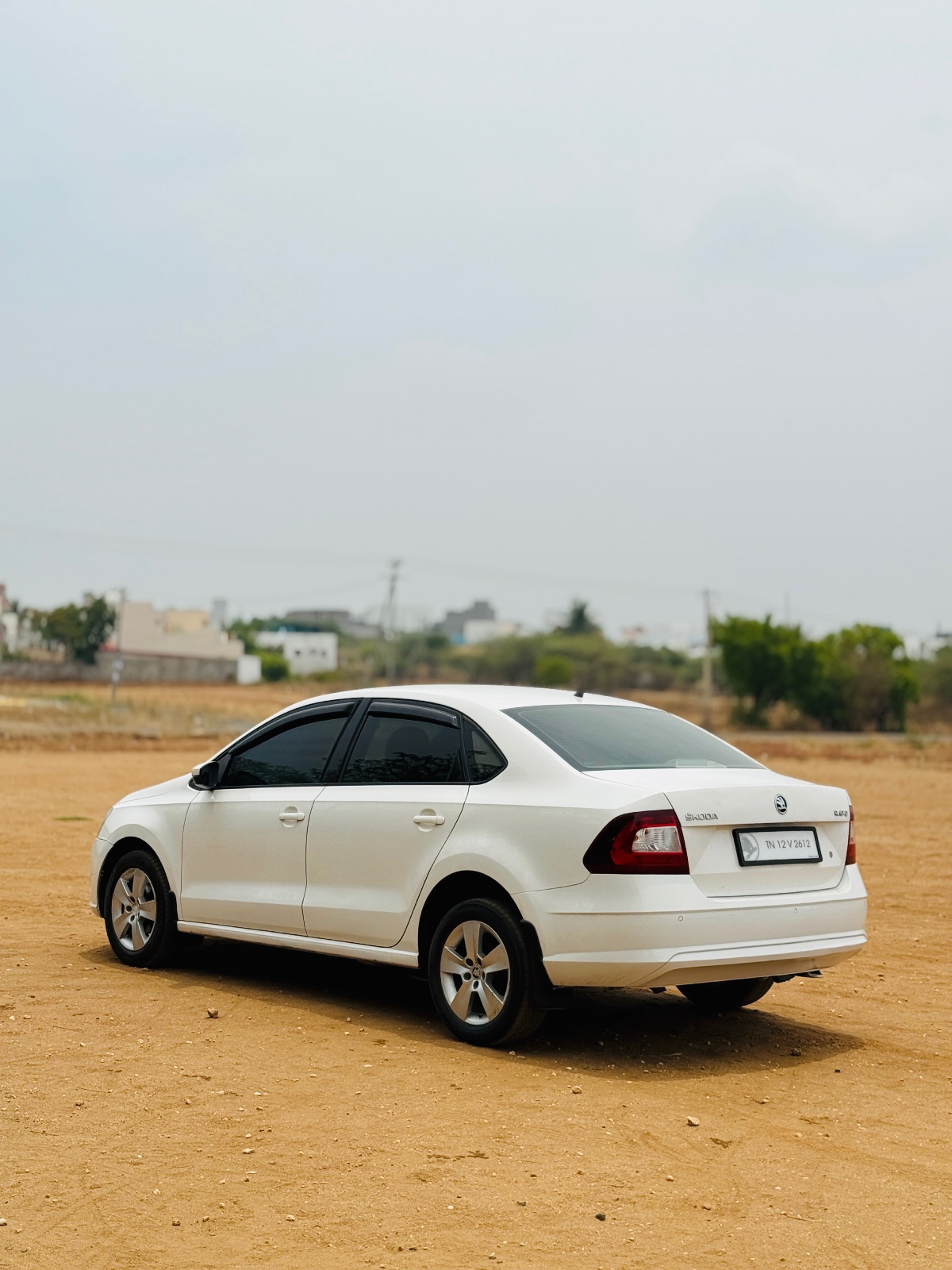 Skoda Rapid - Image 9