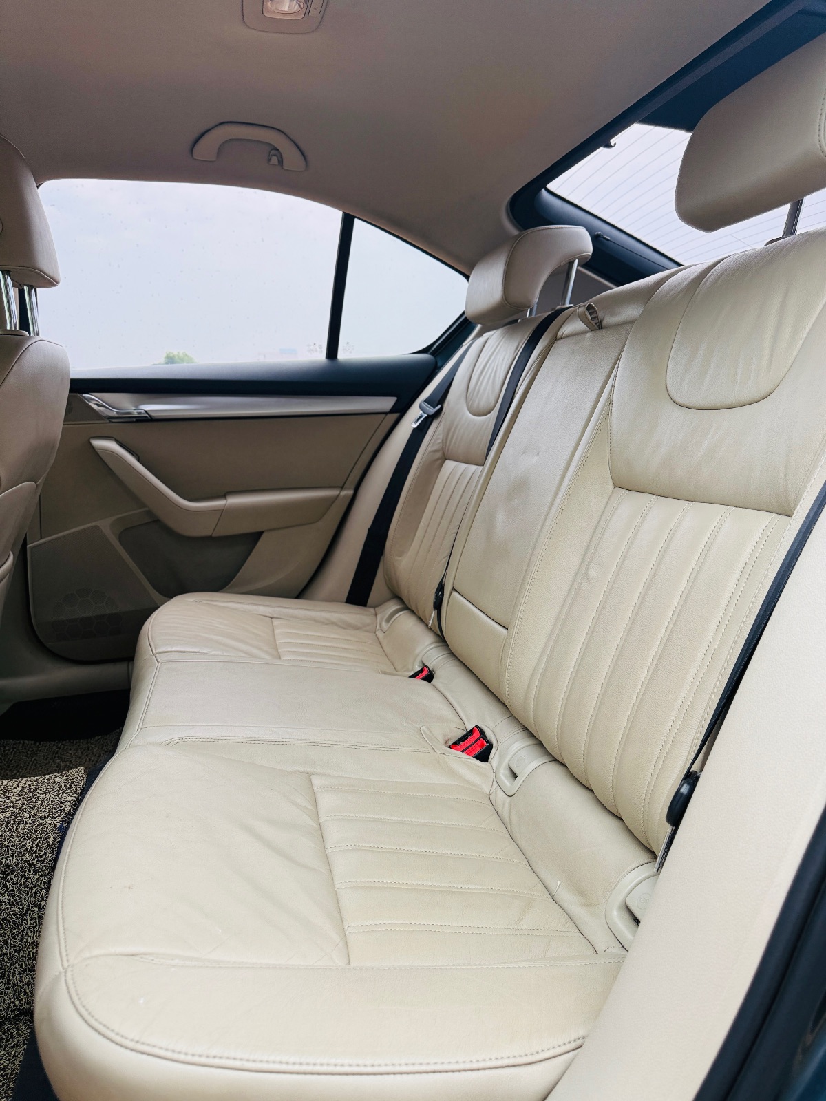 Skoda Rapid - Image 8