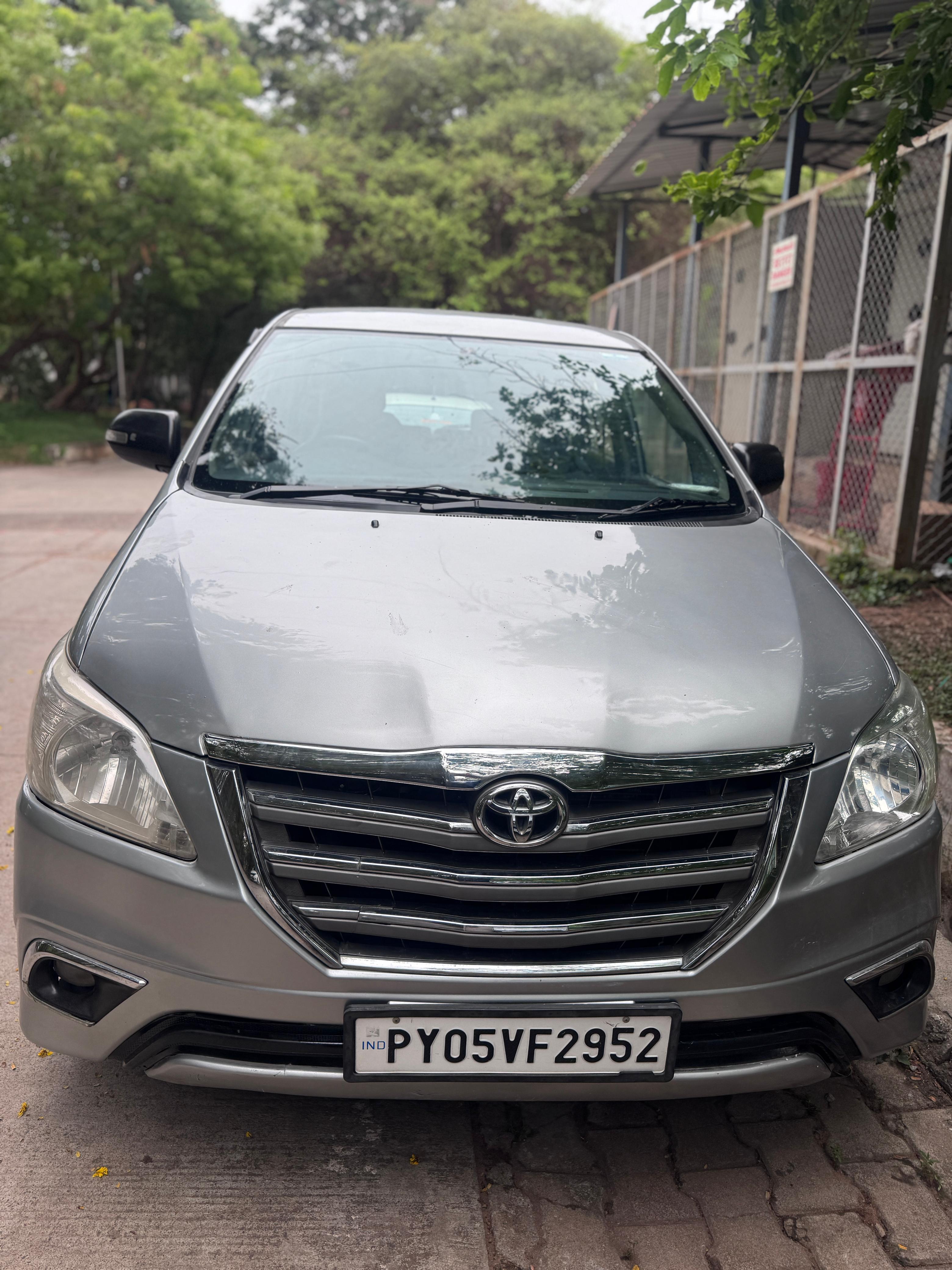 Toyota Innova - Image 2