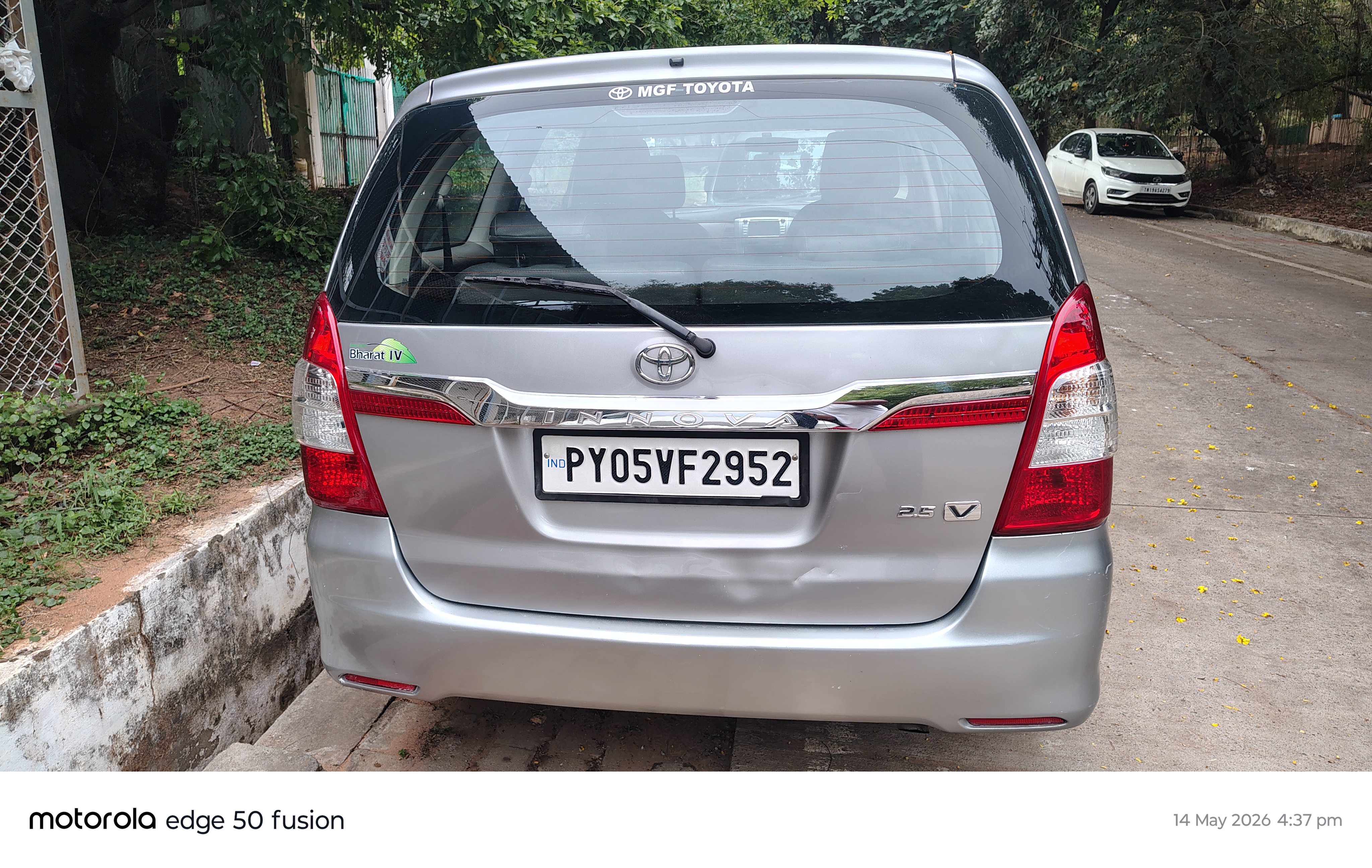 Toyota Innova - Image 4