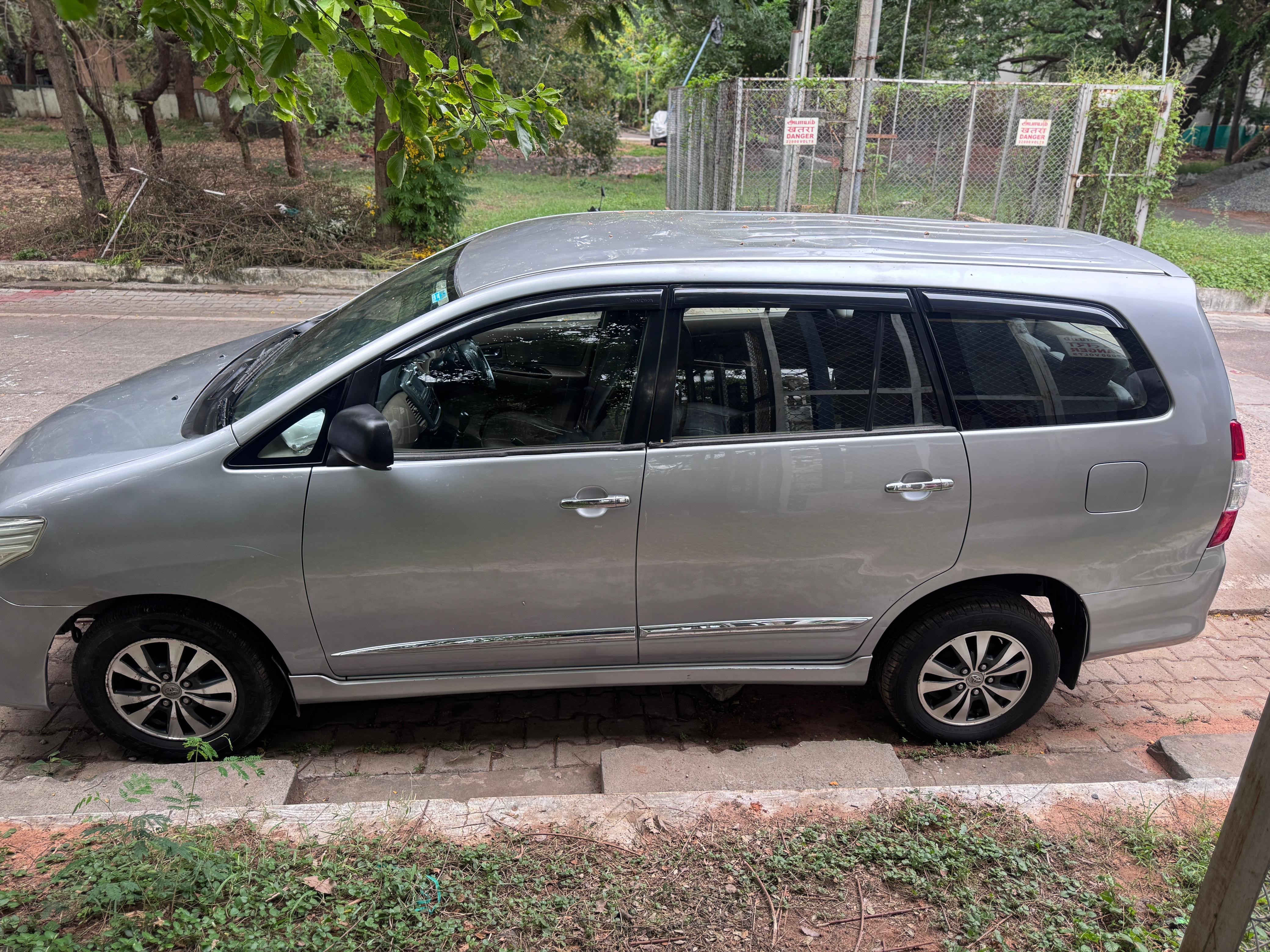 Toyota Innova - Image 3