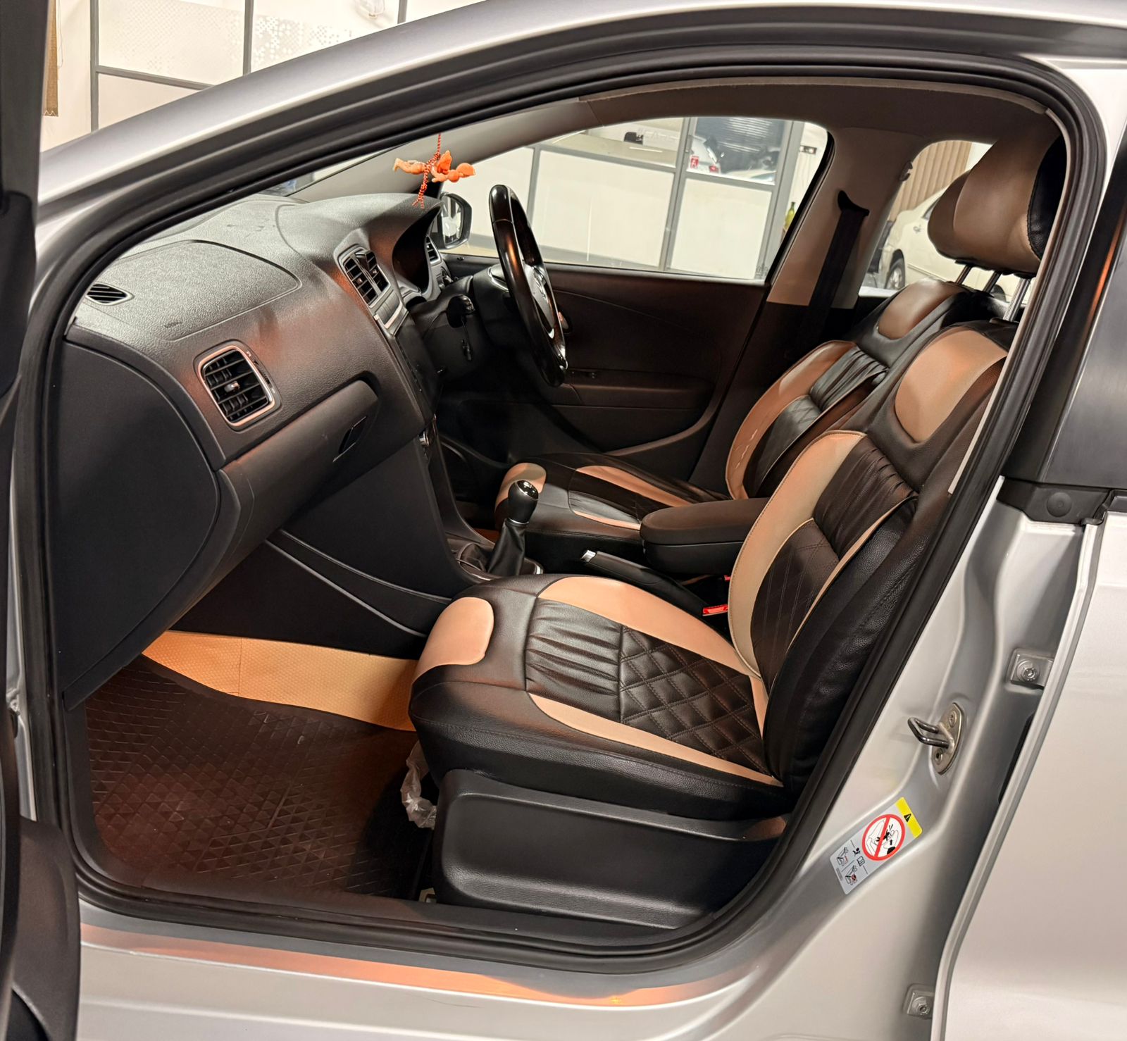 Volkswagen Polo - Image 7