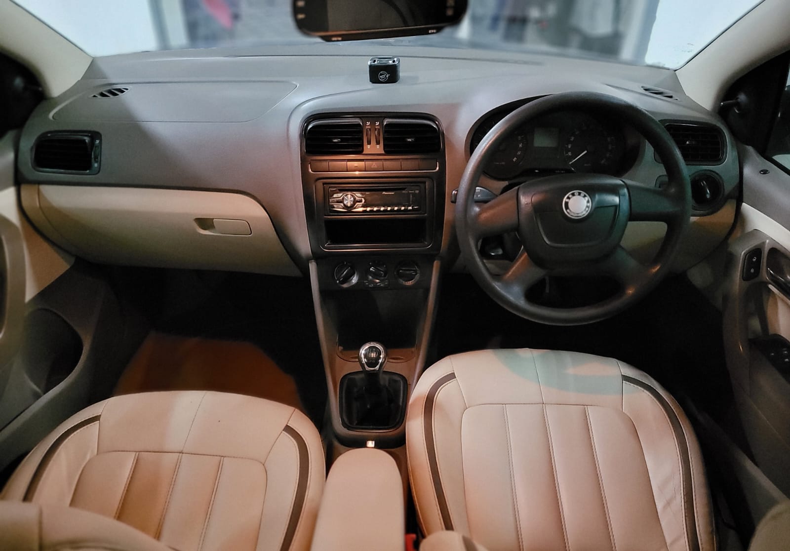 Skoda Rapid - Image 2