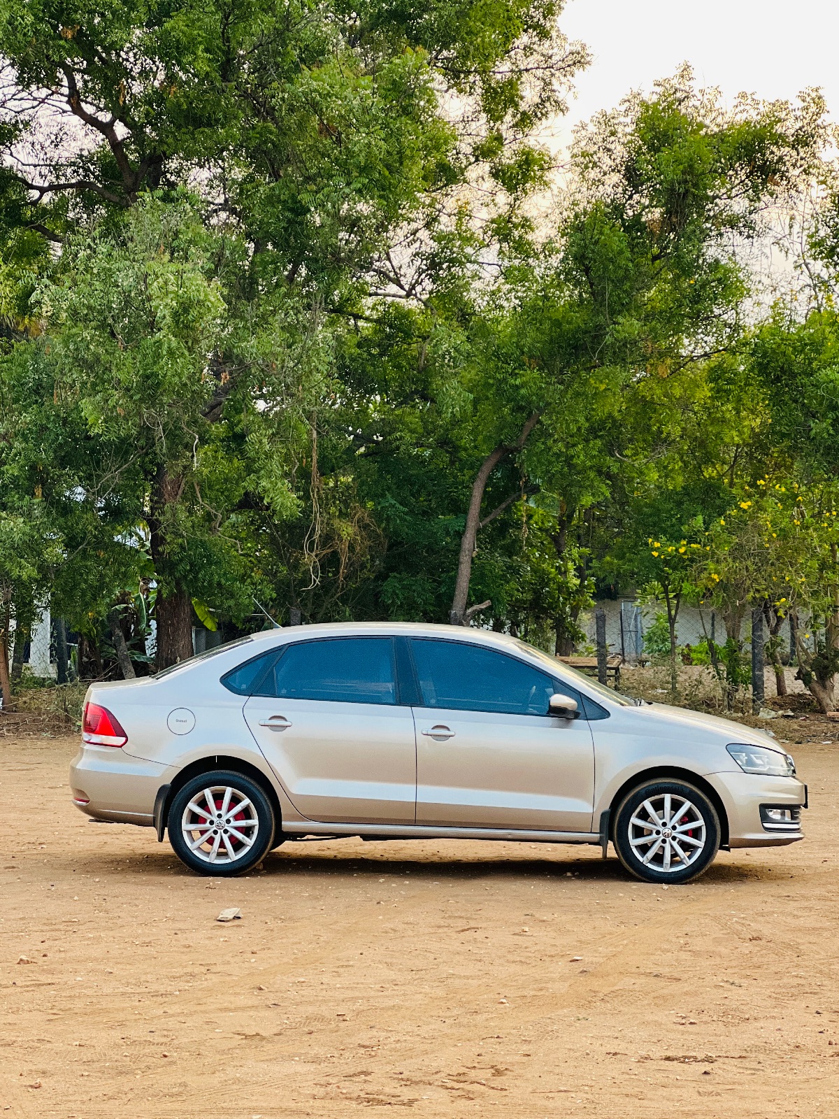 Volkswagen Vento - Image 8