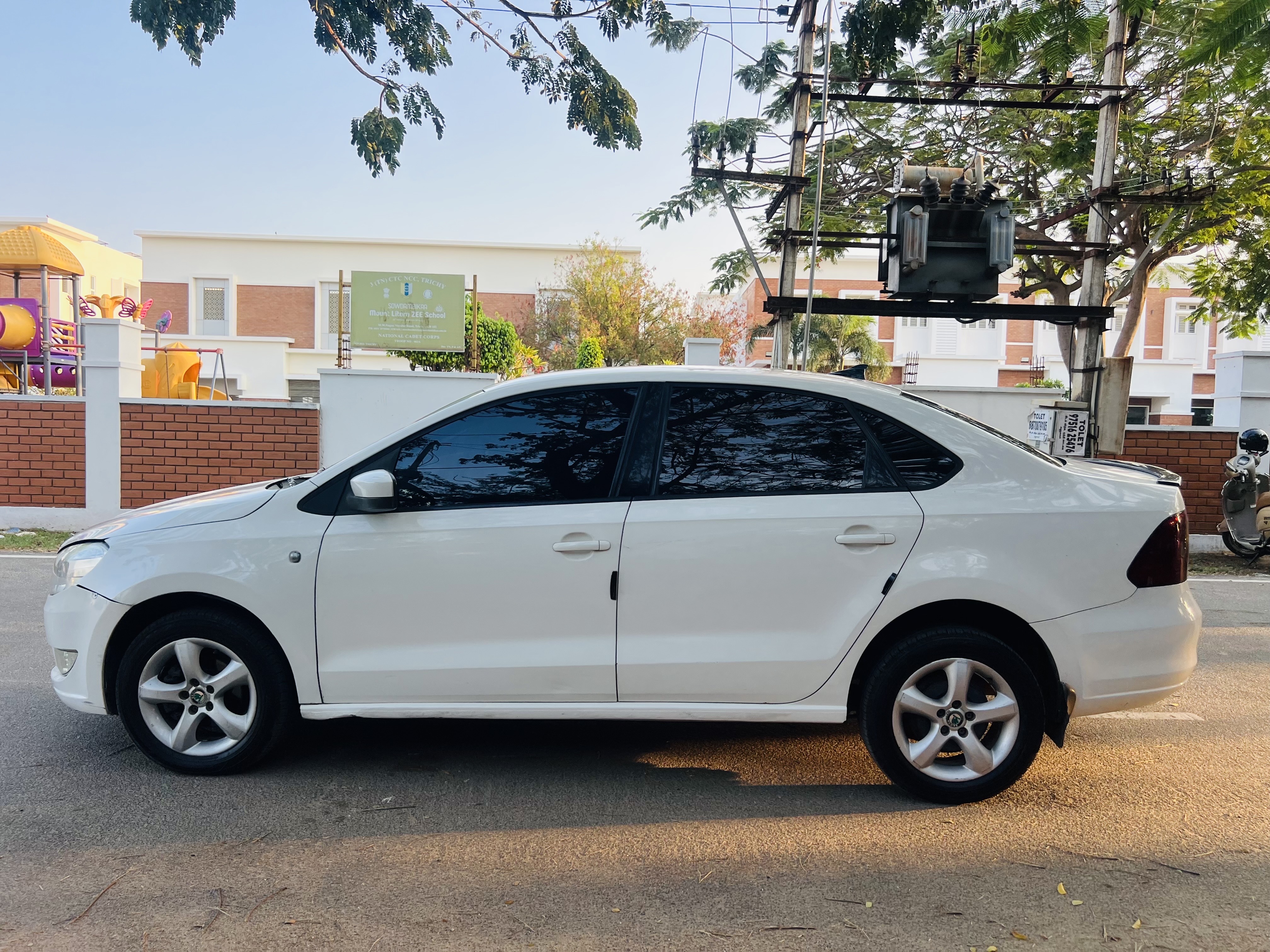 Skoda Rapid - Image 2