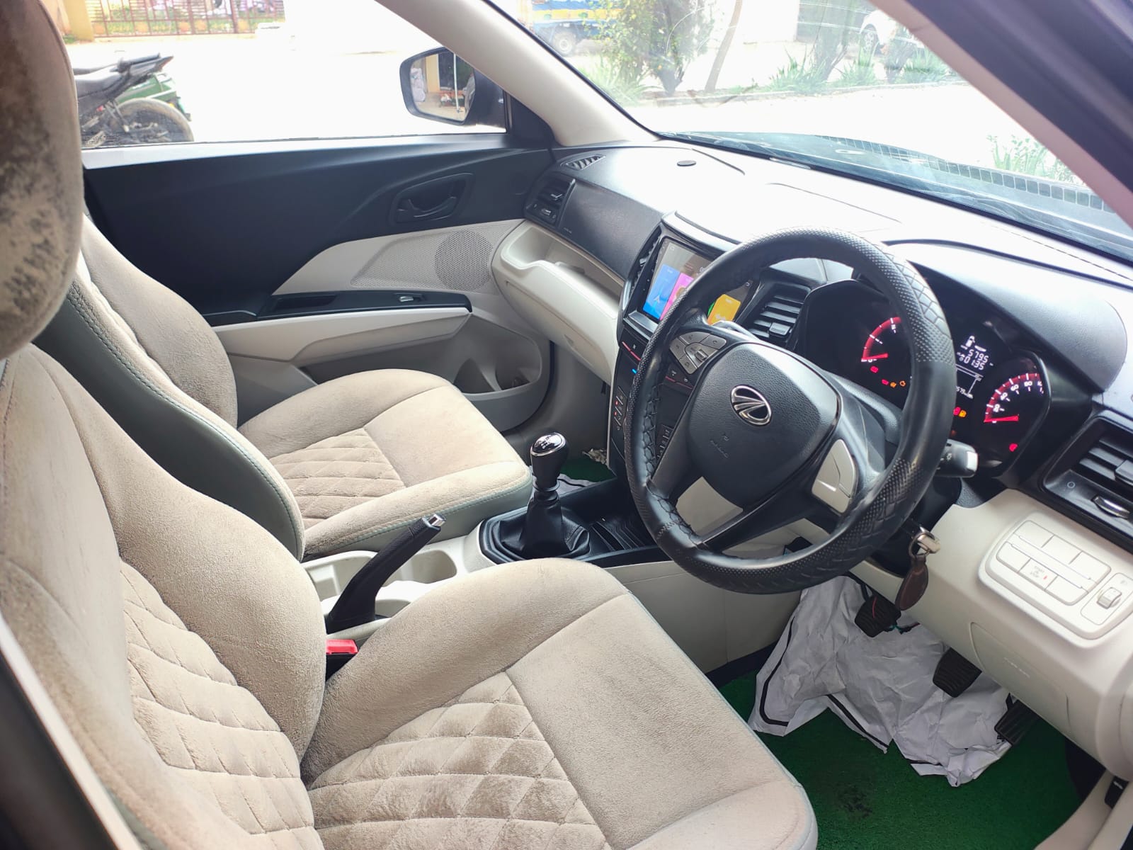 Mahindra XUV300 - Image 4