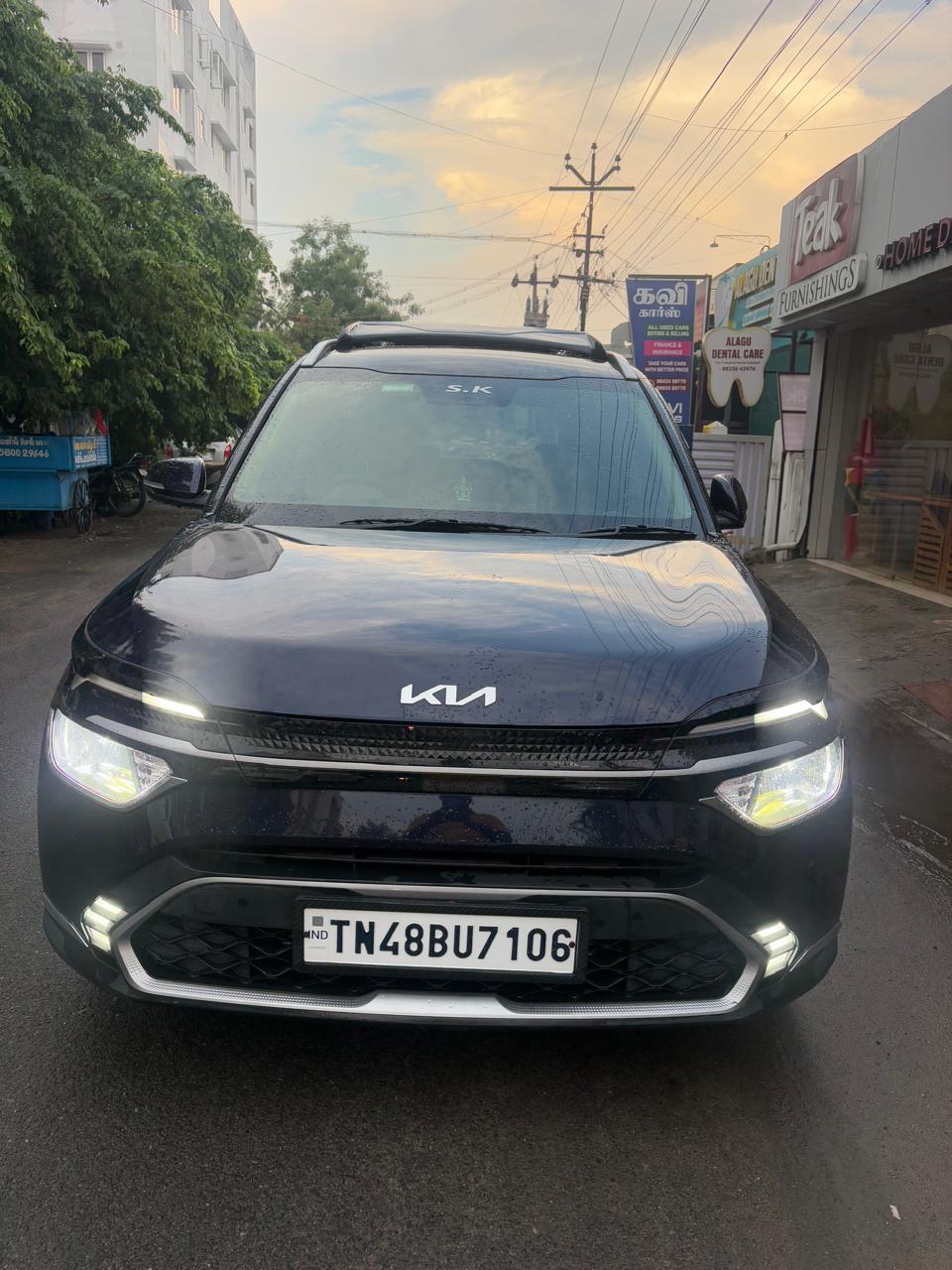Kia carens