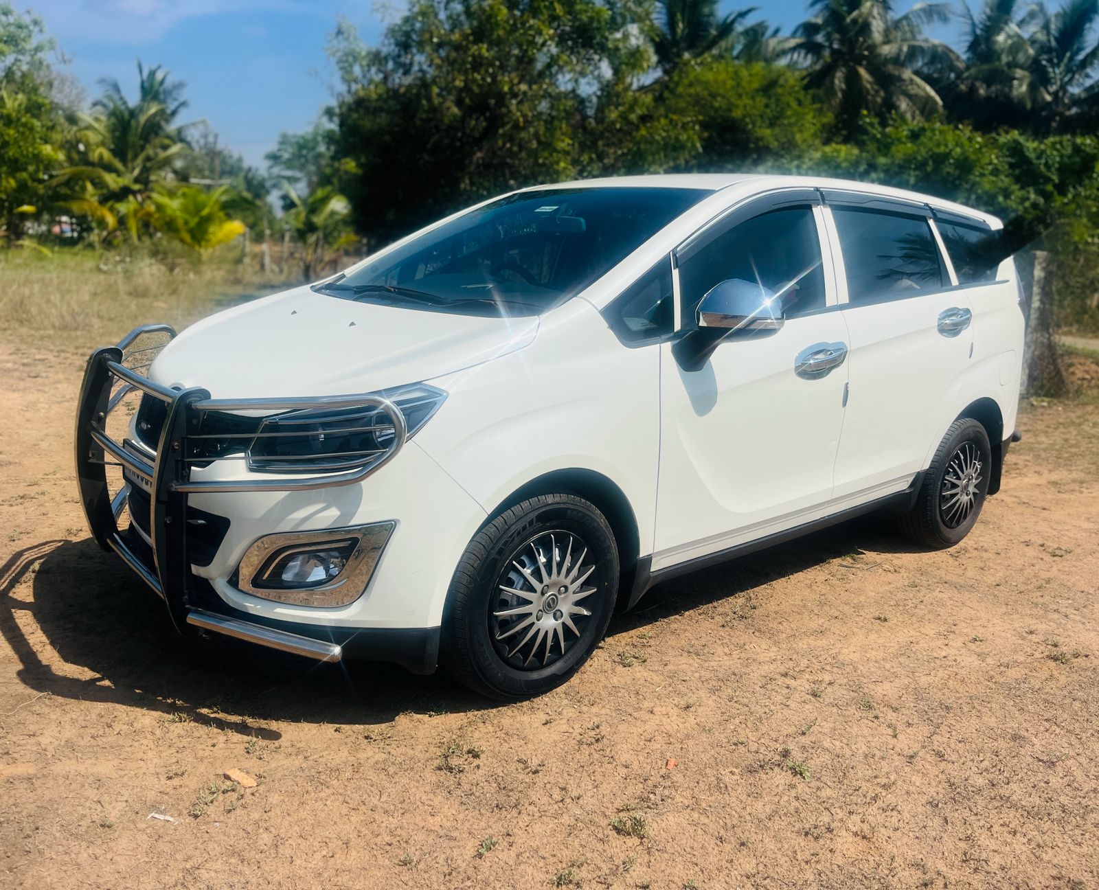 Mahindra Marazzo - Image 4