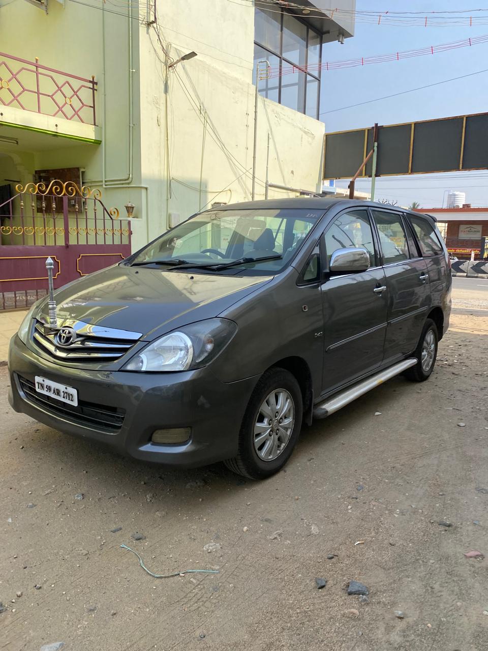 Toyota Innova - Image 3