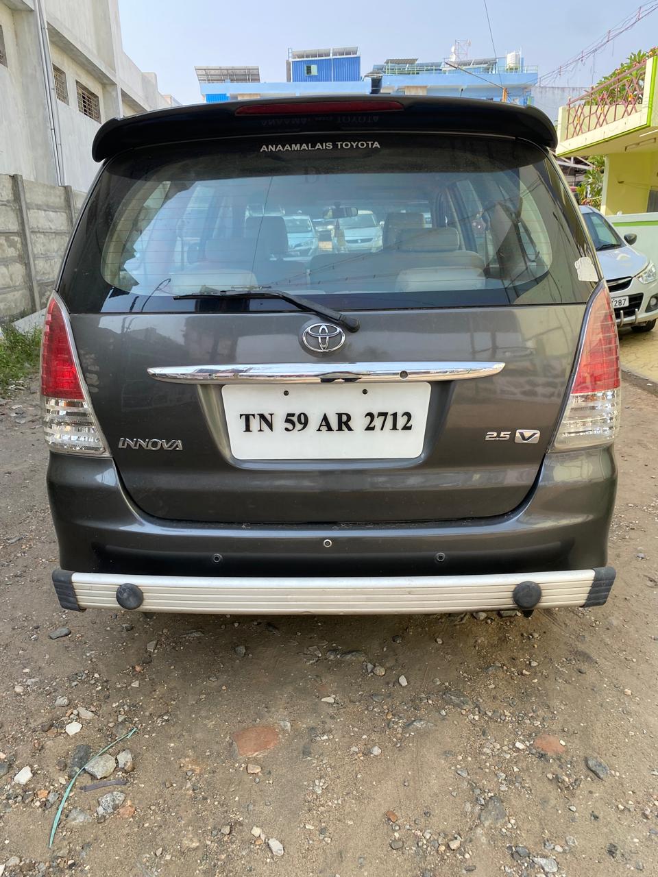 Toyota Innova - Image 2