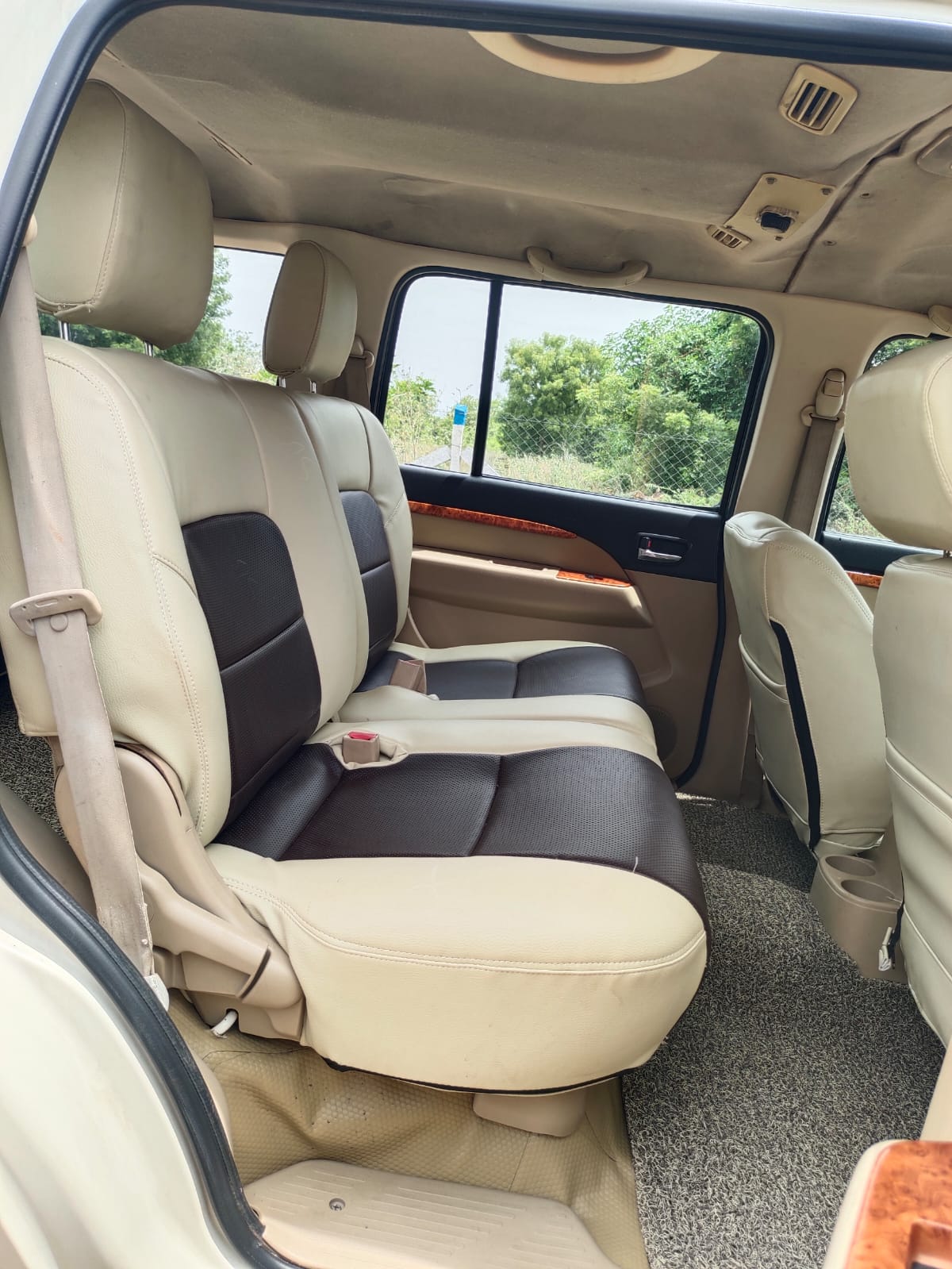 Ford Endeavour - Image 6