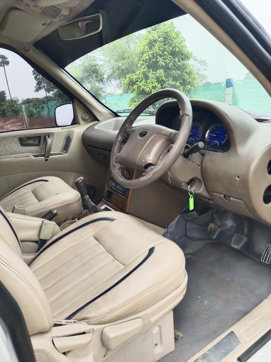Tata Safari - Image 1