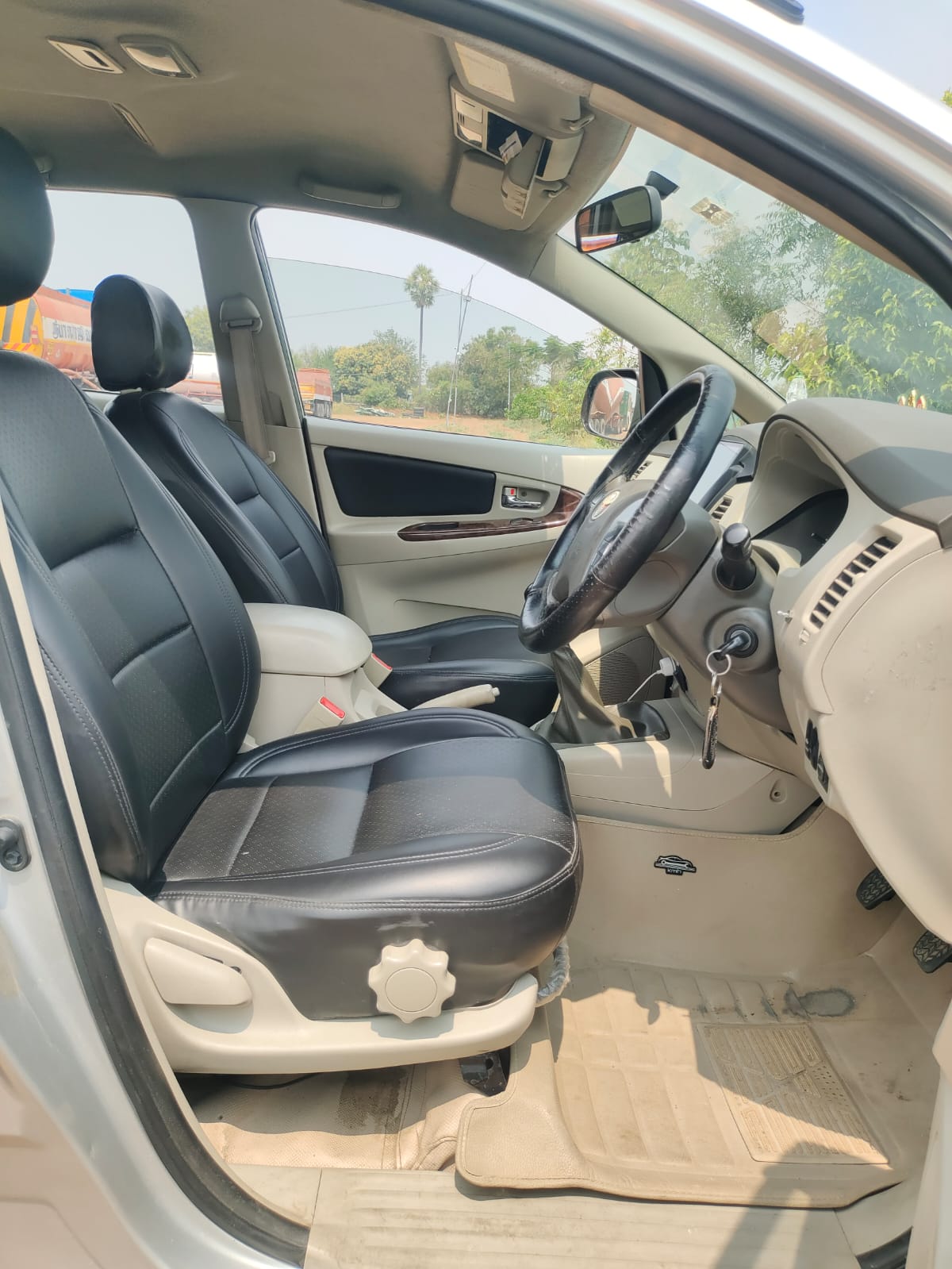 Toyota Innova - Image 4