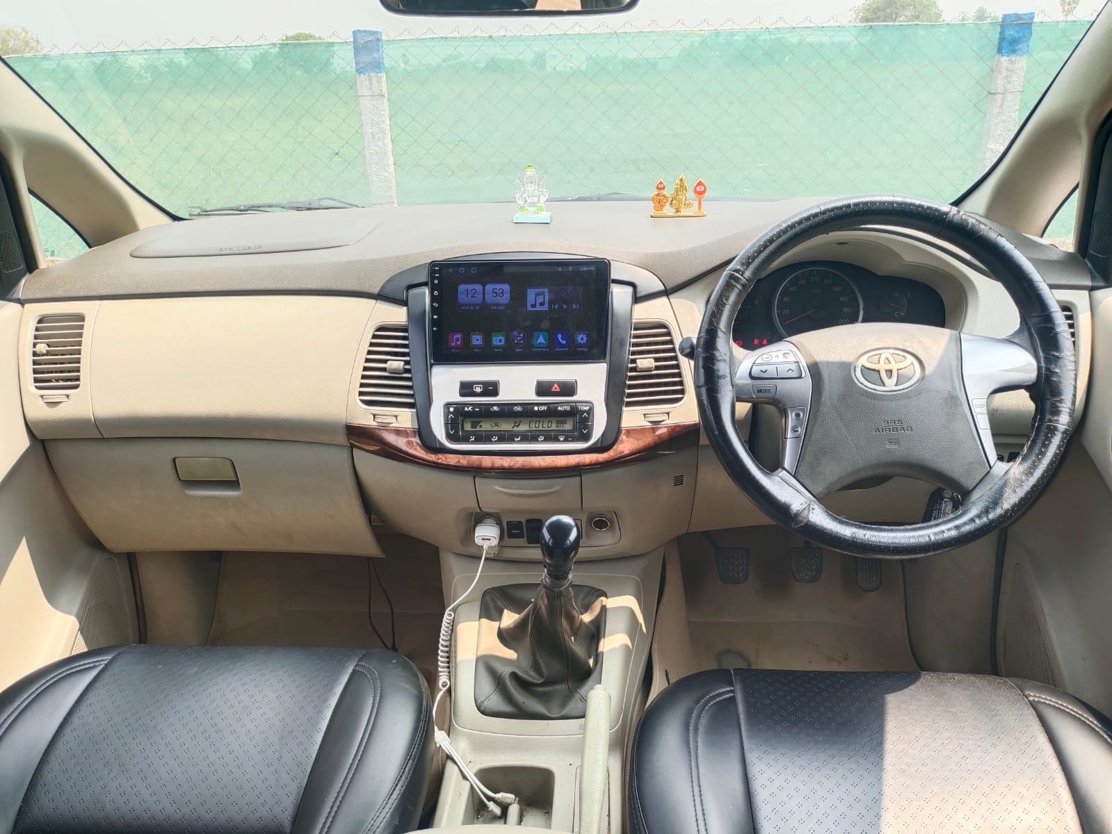 Toyota Innova - Image 3