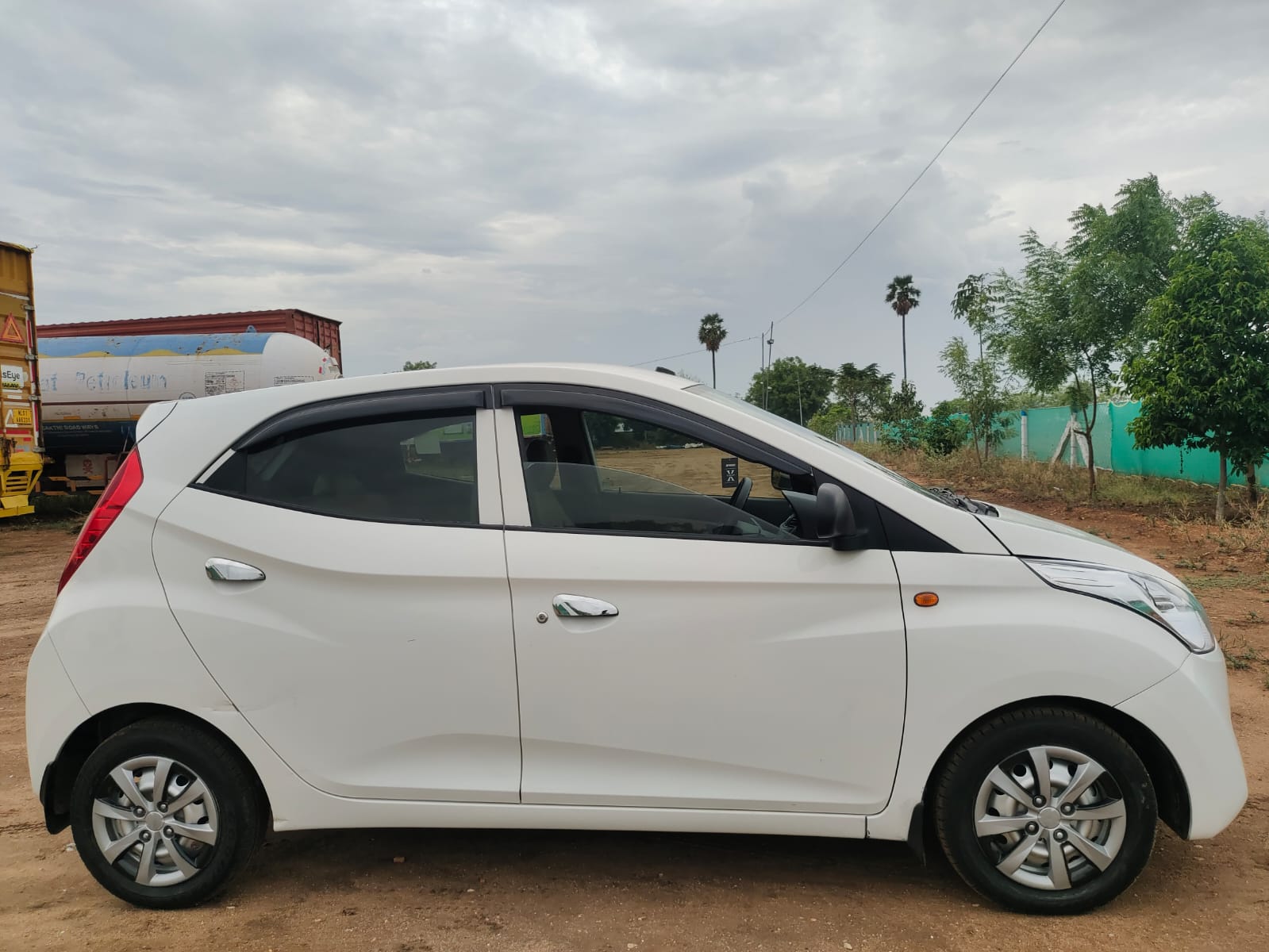 Hyundai Eon - Image 3