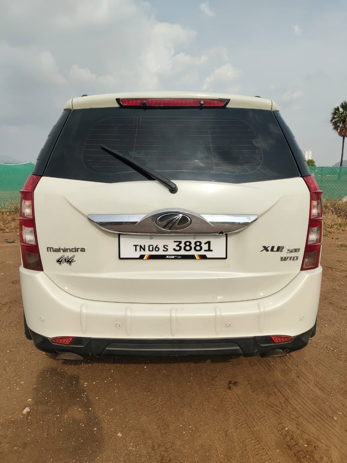 Mahindra XUV500 - Image 3