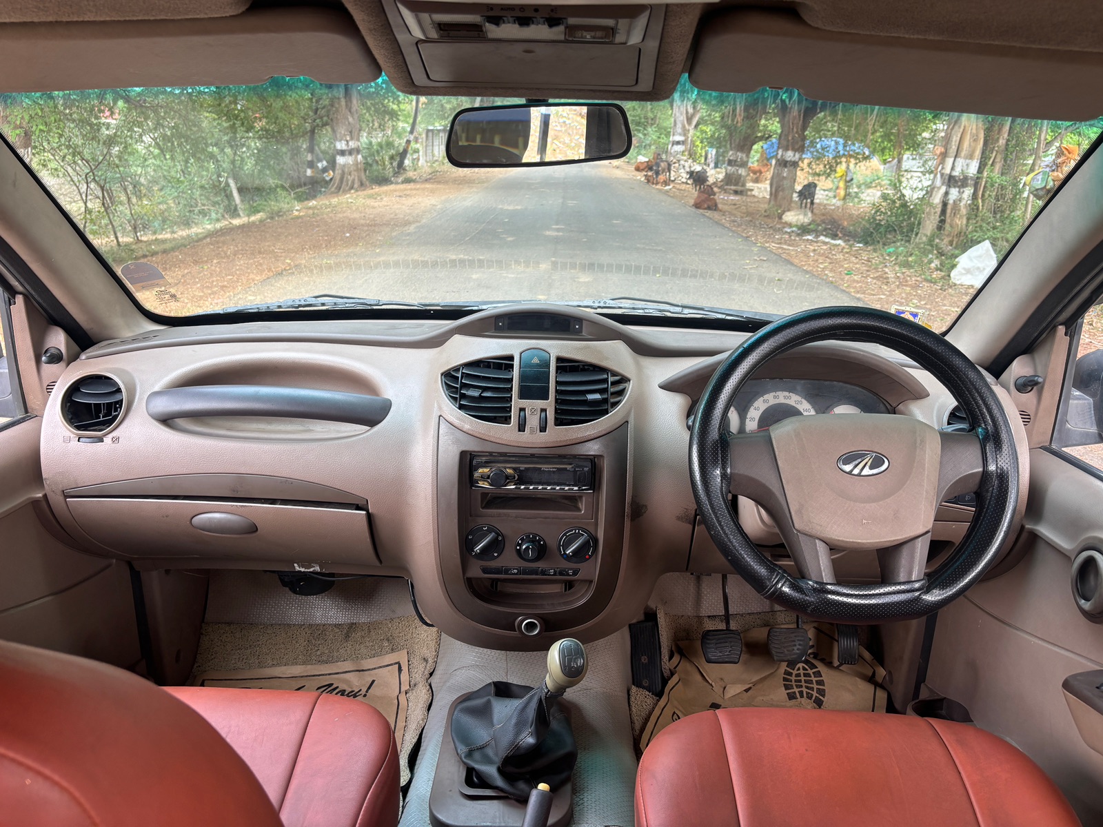 Mahindra Xylo - Image 5