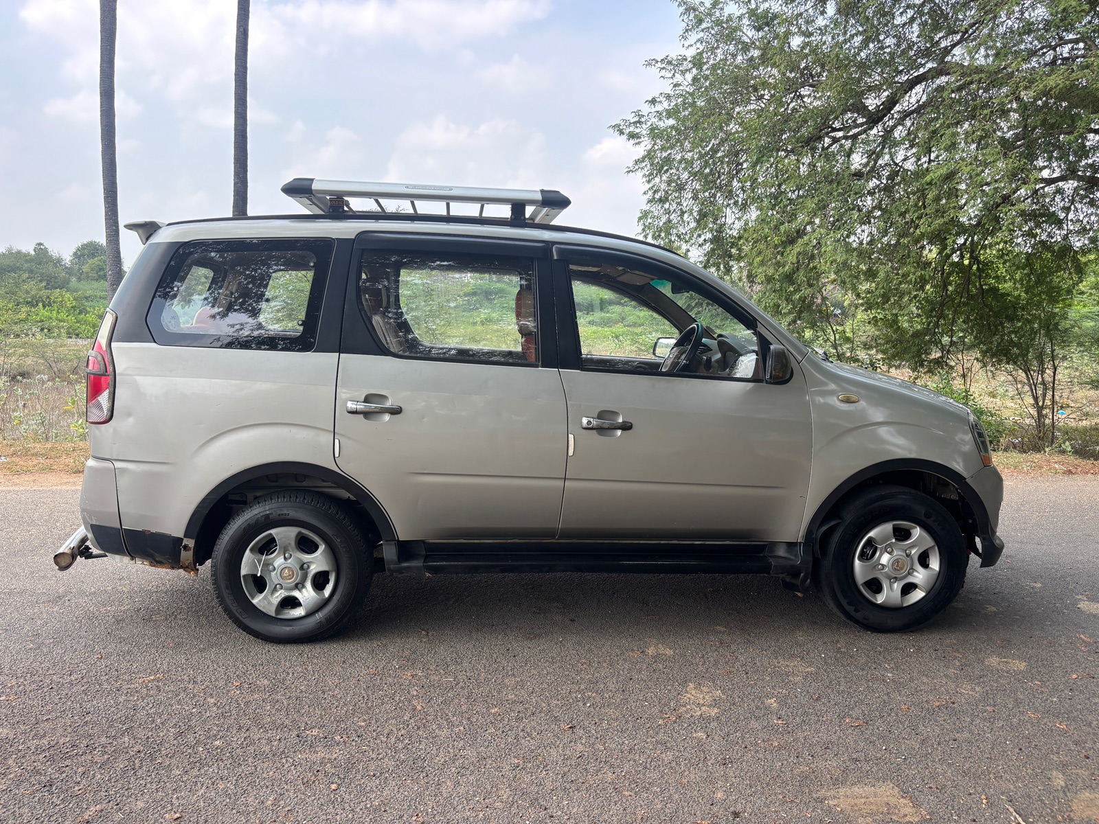 Mahindra Xylo - Image 6