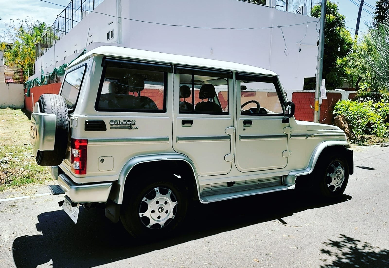 Mahindra Bolero - Image 4
