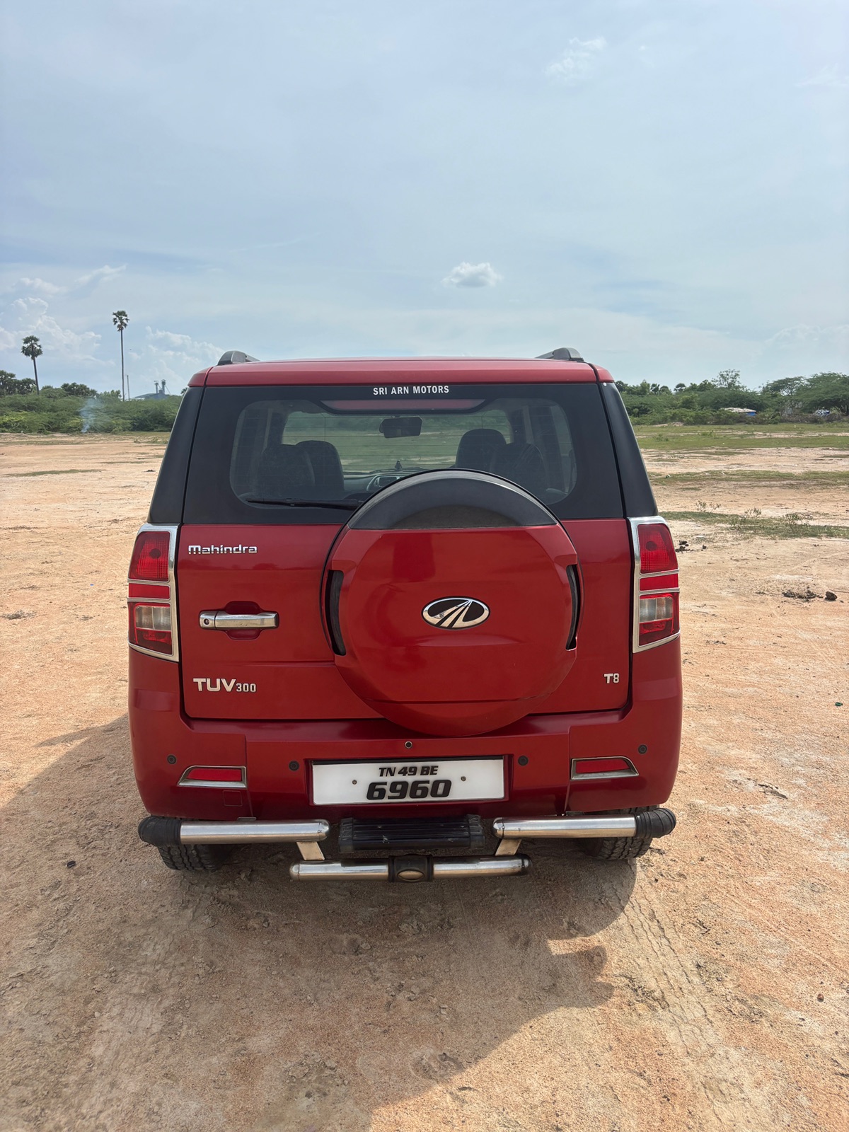 Mahindra TUV300 - Image 6