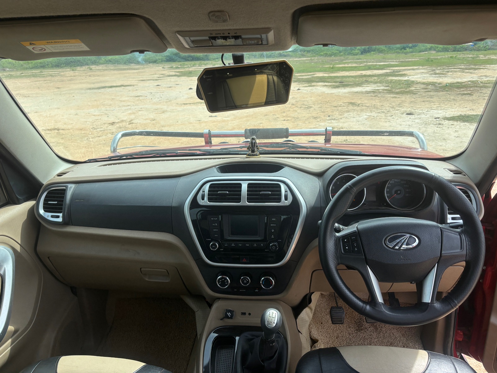 Mahindra TUV300 - Image 7