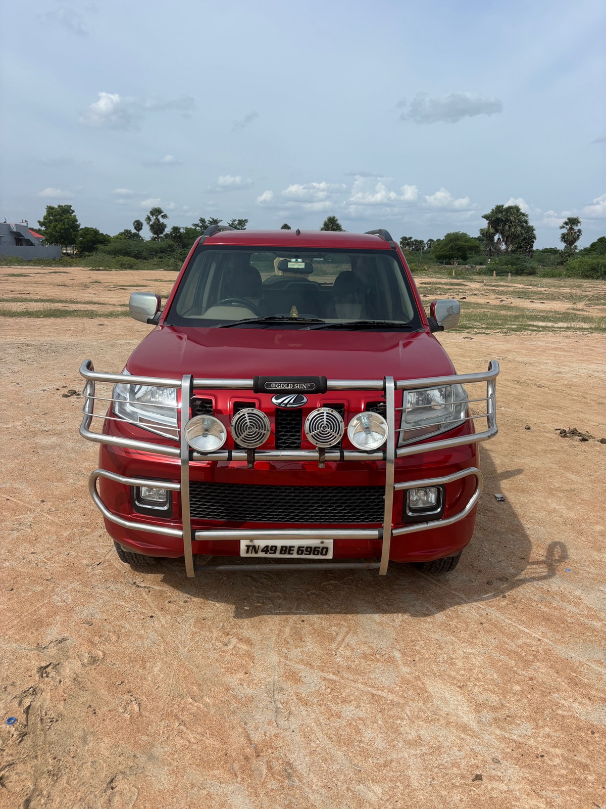 Mahindra TUV300
