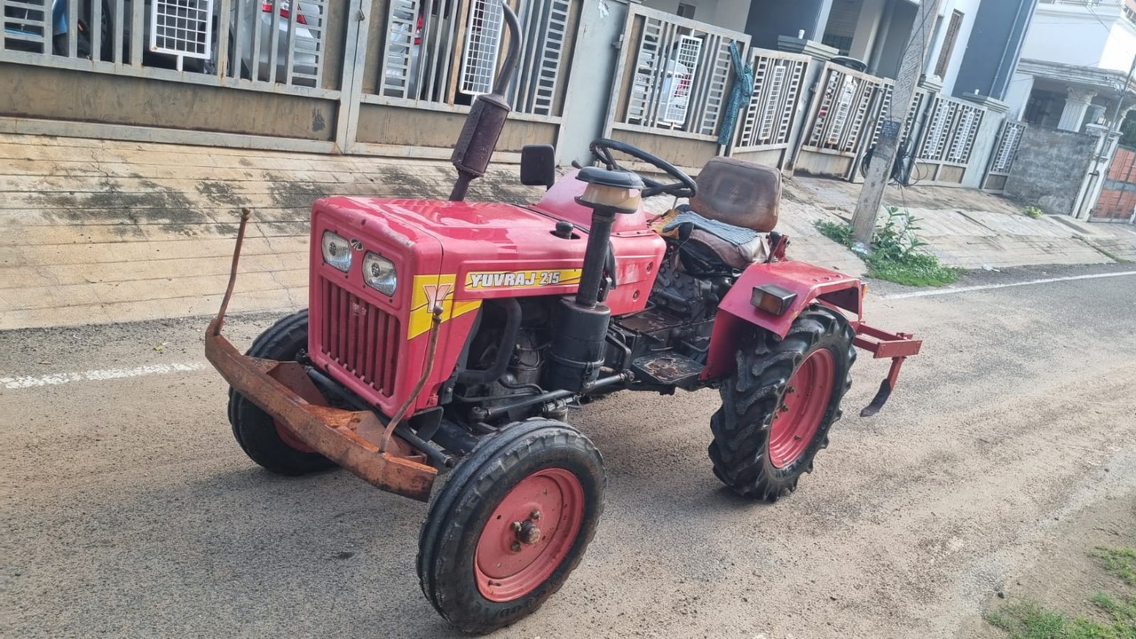 Mahindra Yuvraj - Image 3