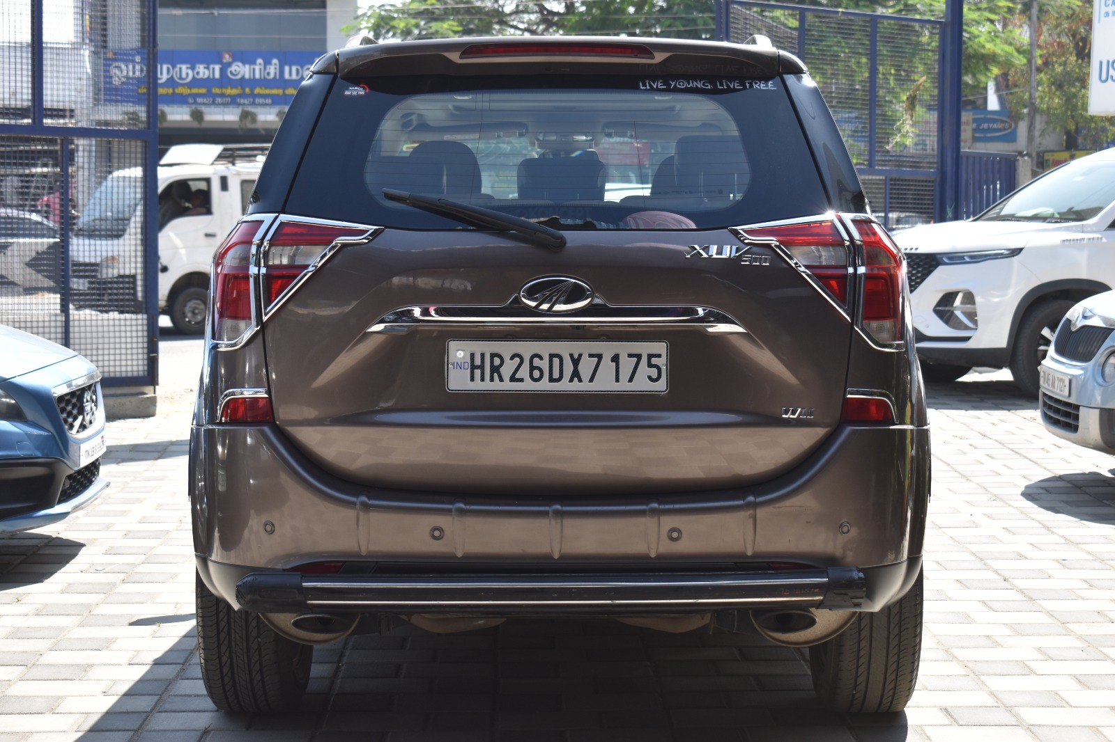 Mahindra XUV500 - Image 5