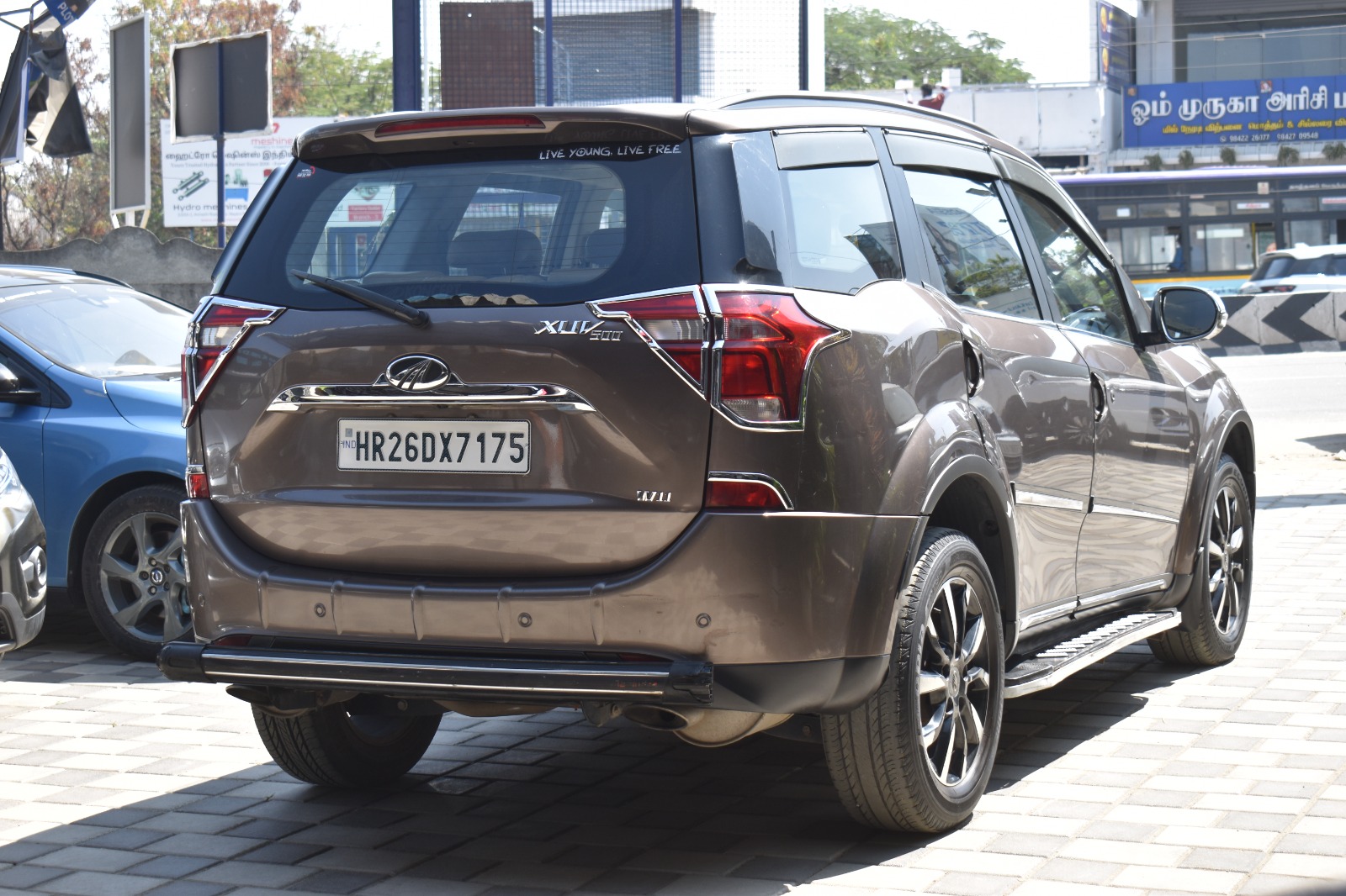 Mahindra XUV500 - Image 3