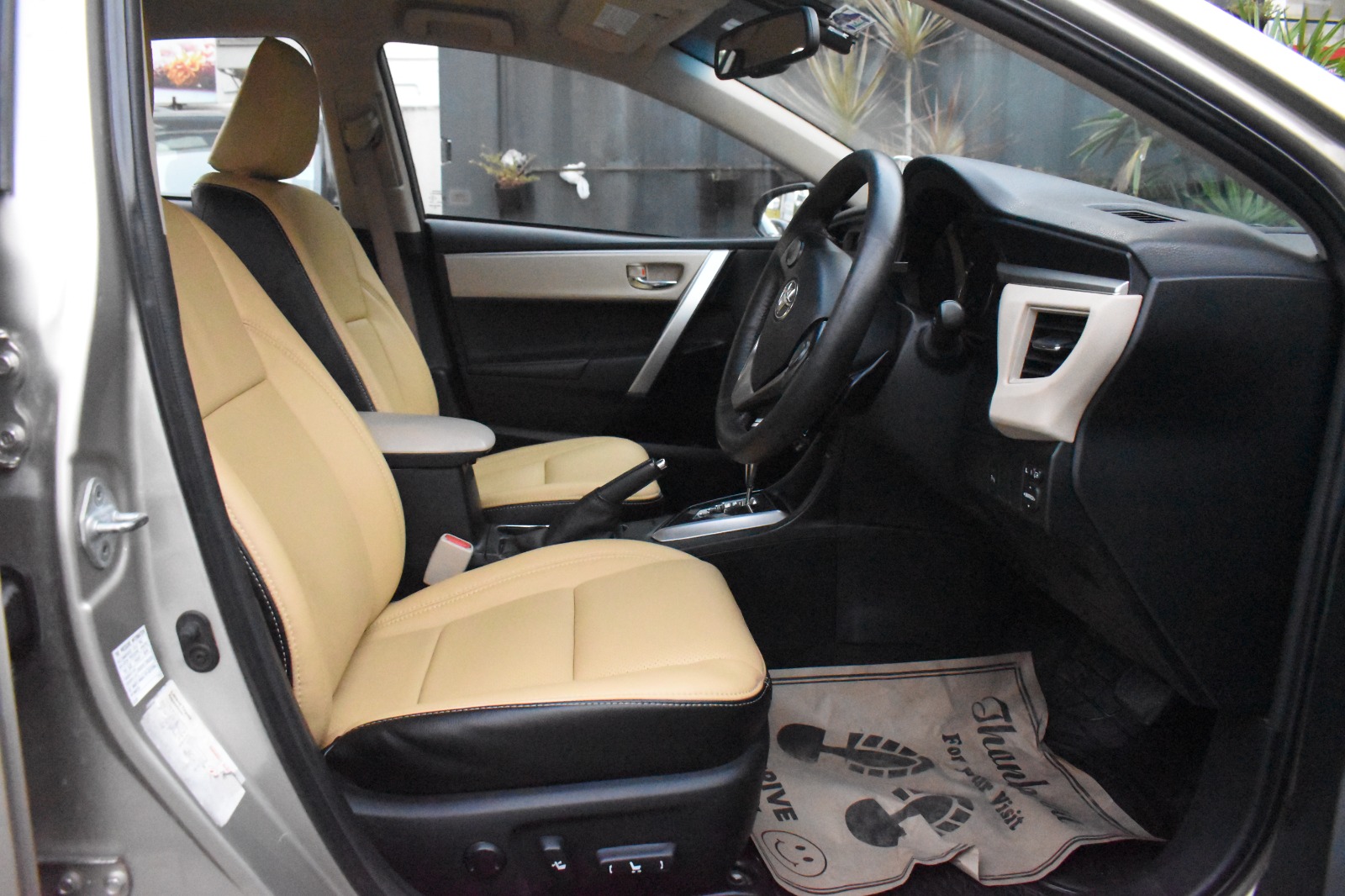 Toyota Corolla Altis - Image 8