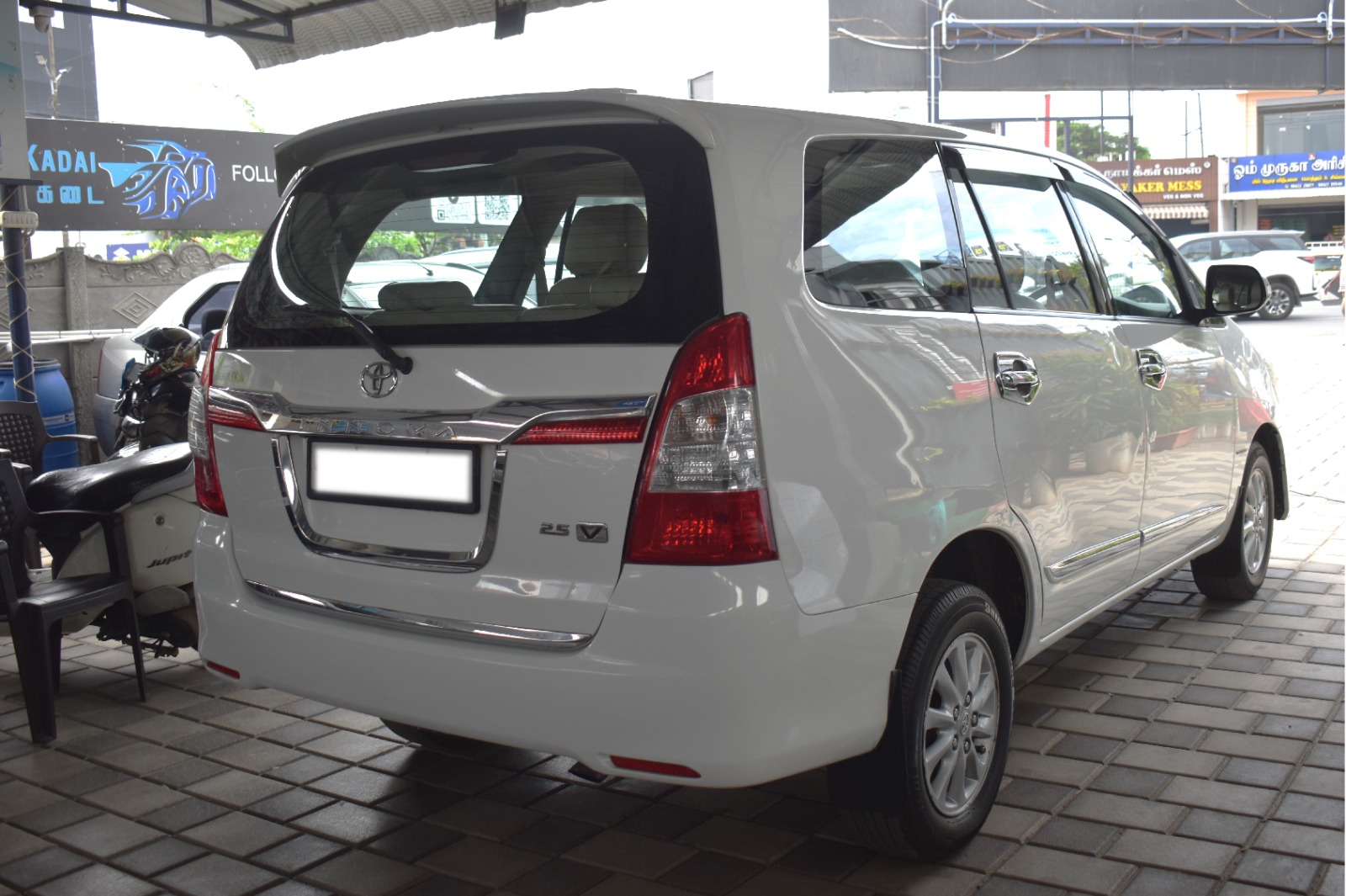 Toyota Innova - Image 3